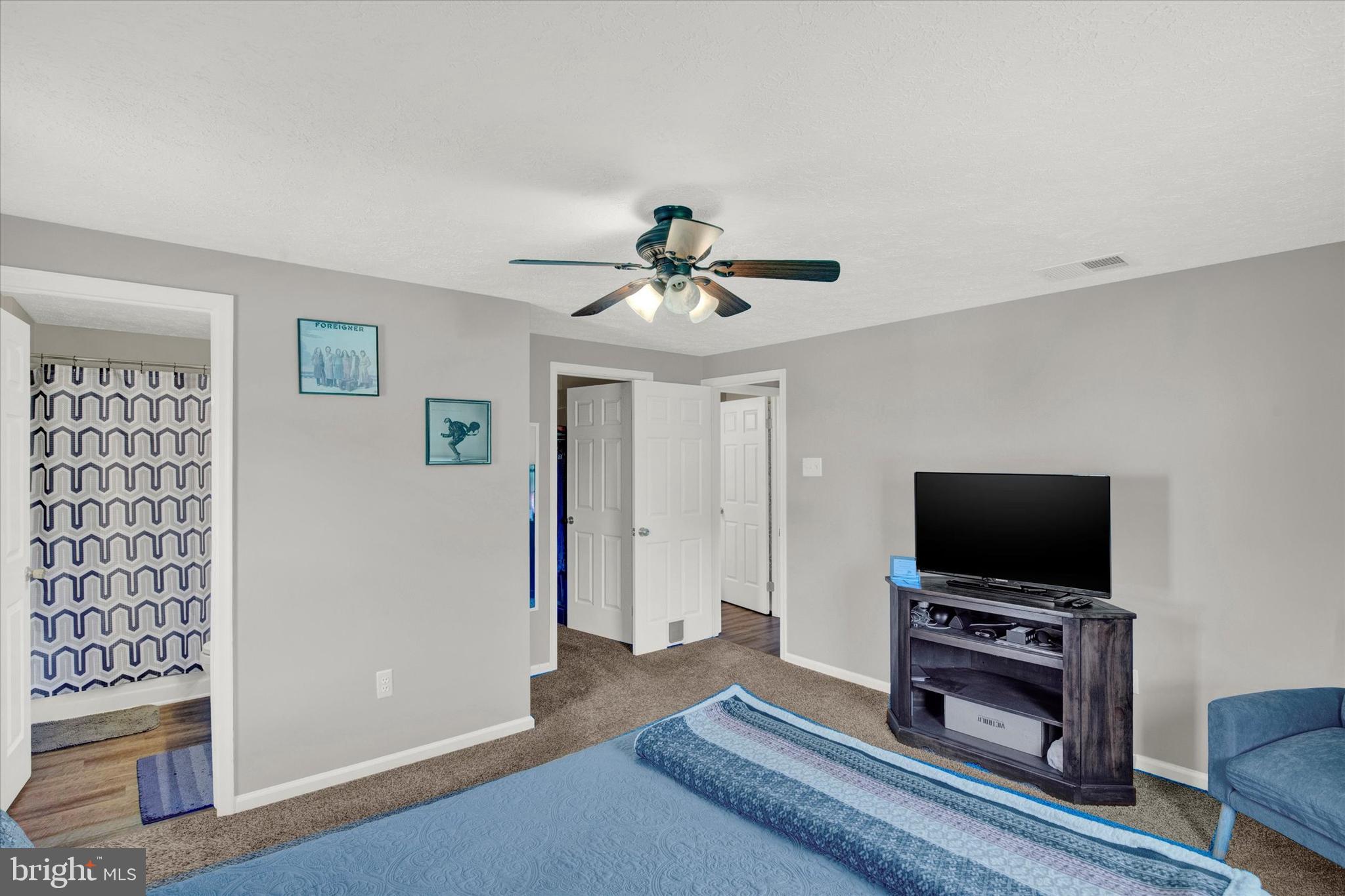 LAUREL WOODS - Residential