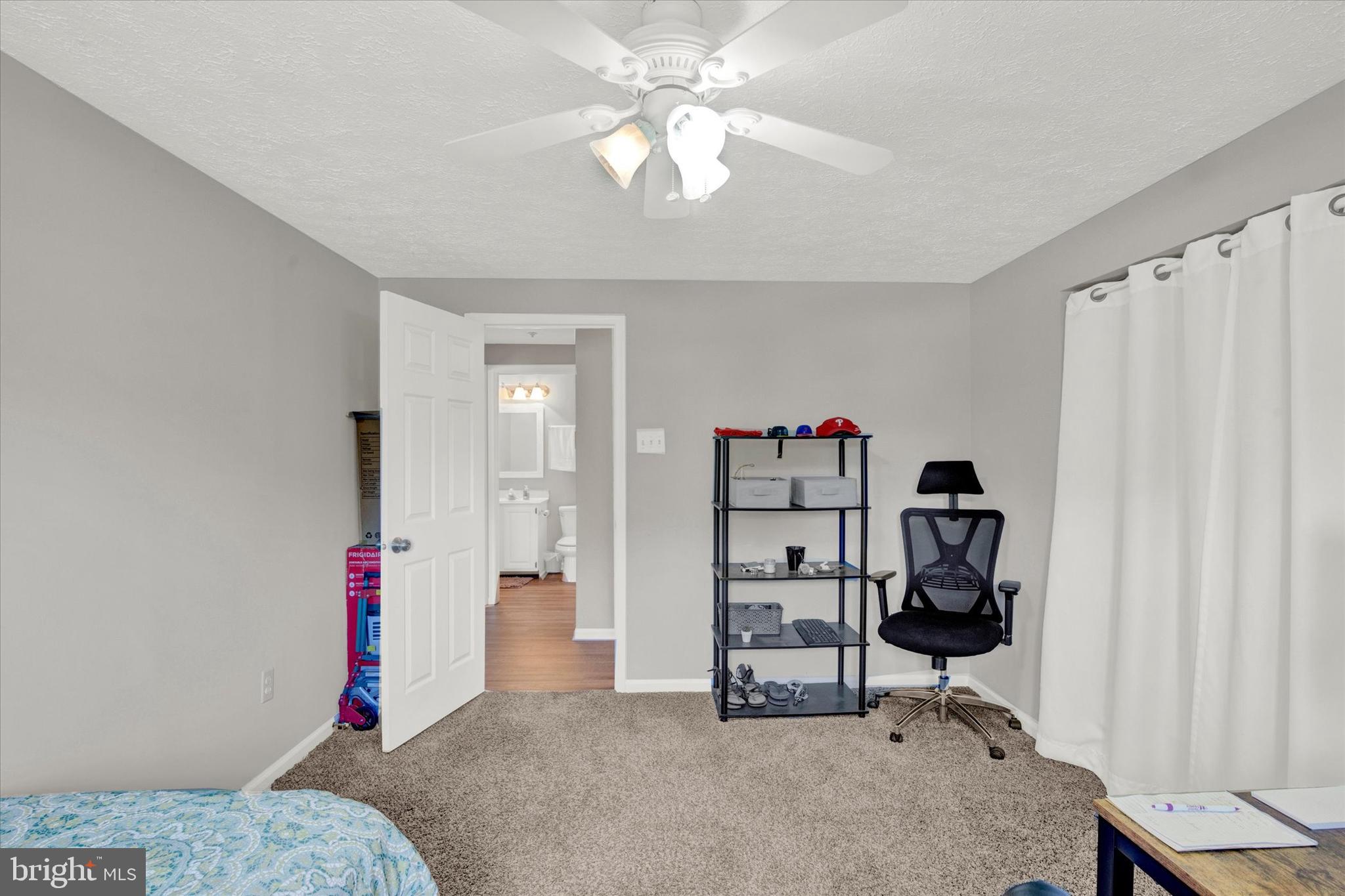 LAUREL WOODS - Residential