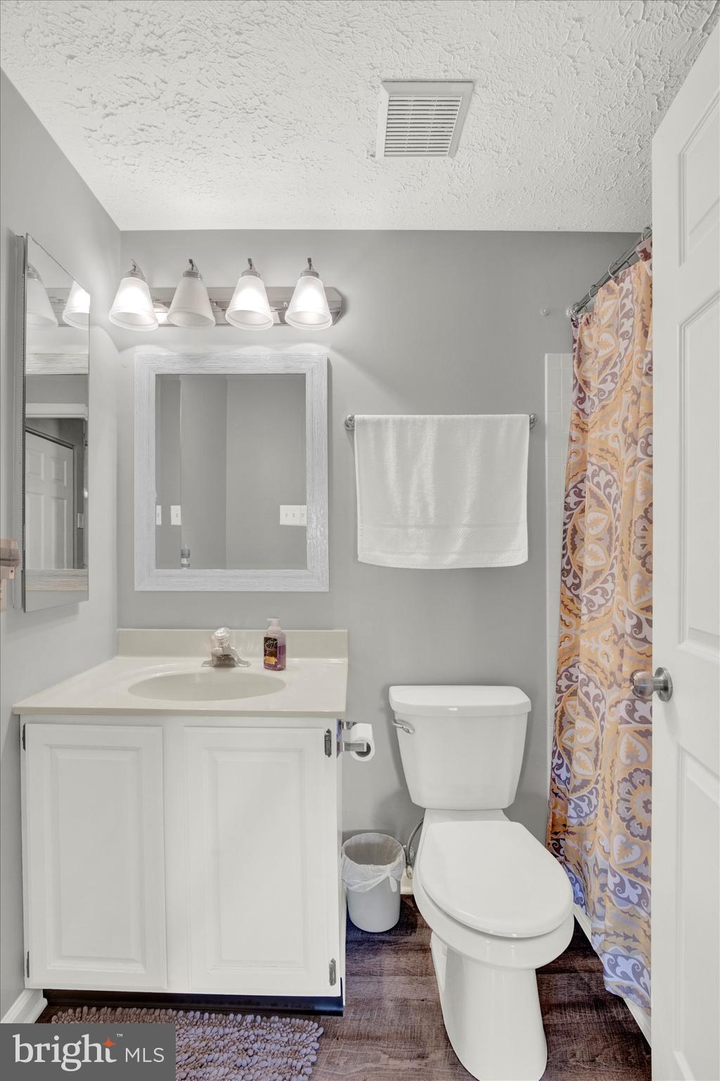 LAUREL WOODS - Residential