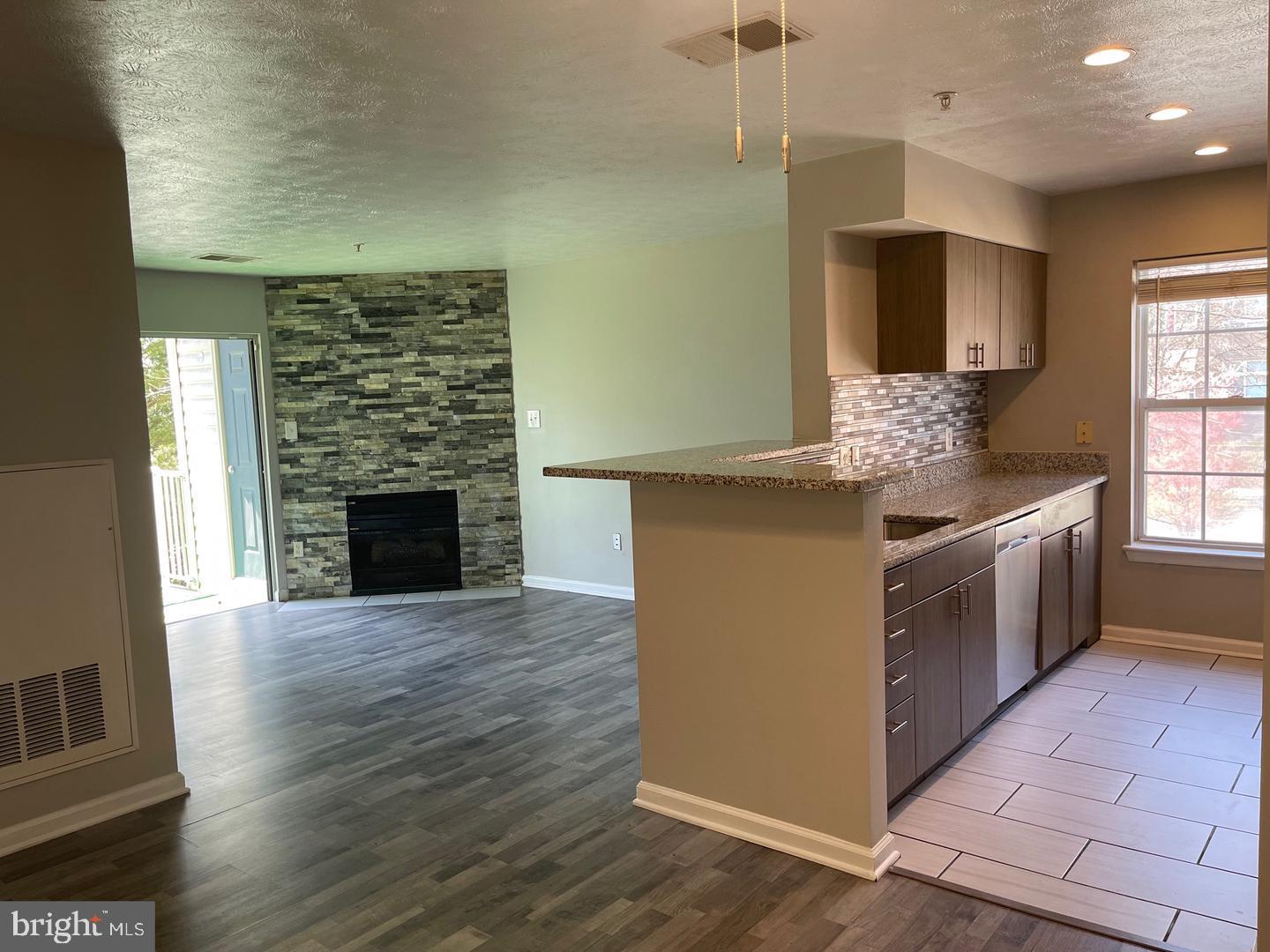 LARGO TOWN CENTER - Residential