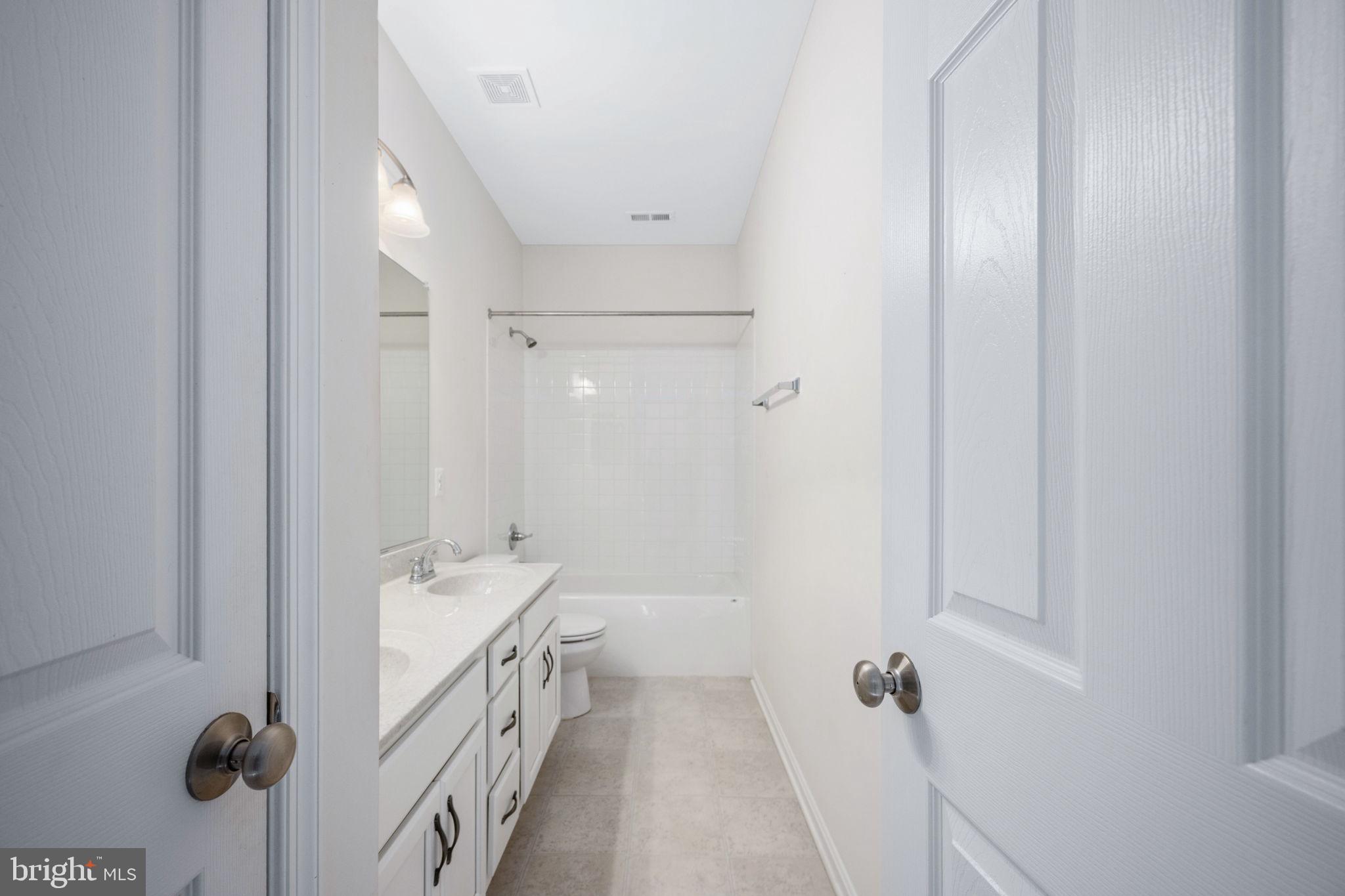 CHURCHILL MEADOWS - Residential