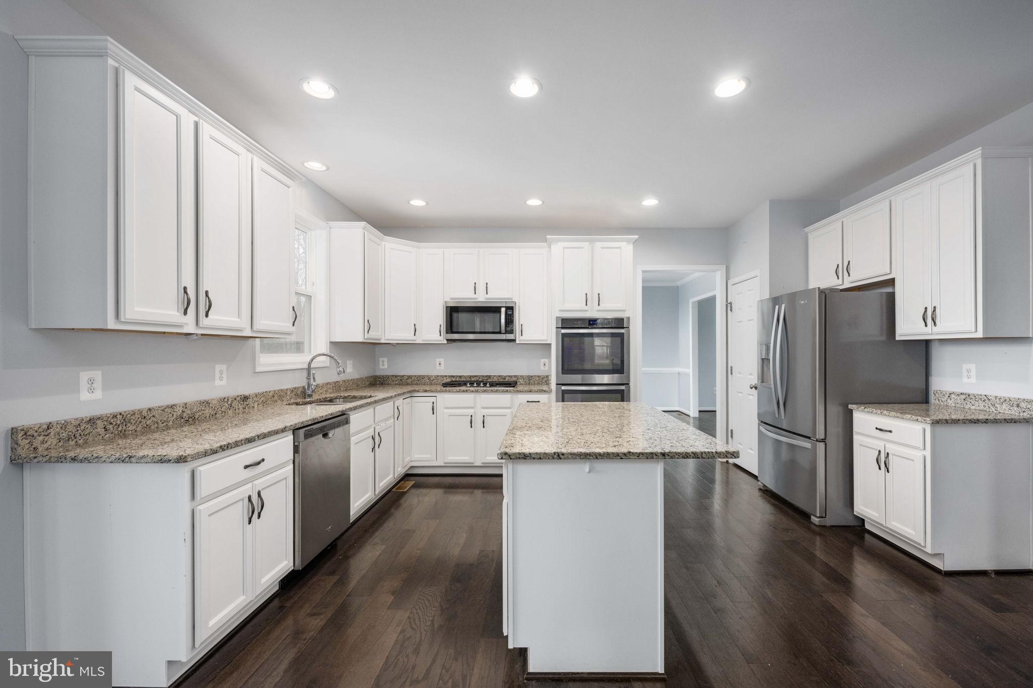 CHURCHILL MEADOWS - Residential