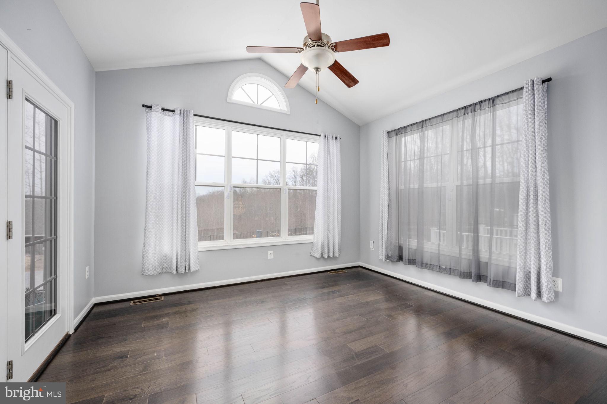 CHURCHILL MEADOWS - Residential