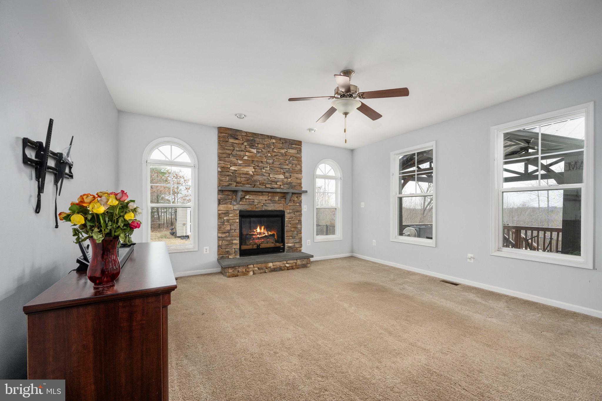 CHURCHILL MEADOWS - Residential