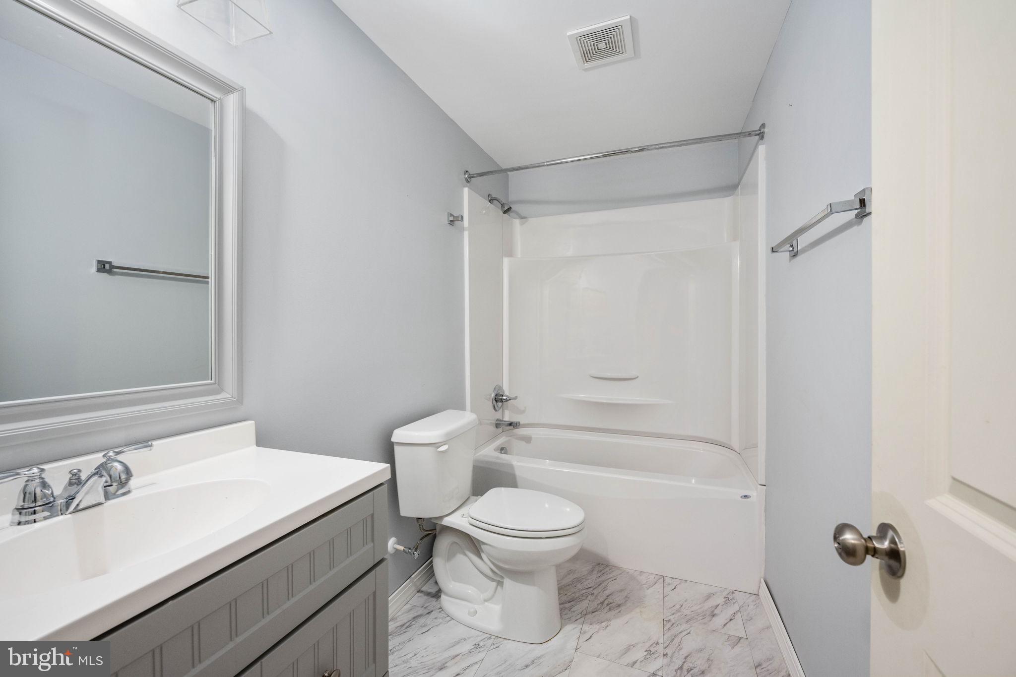 CHURCHILL MEADOWS - Residential