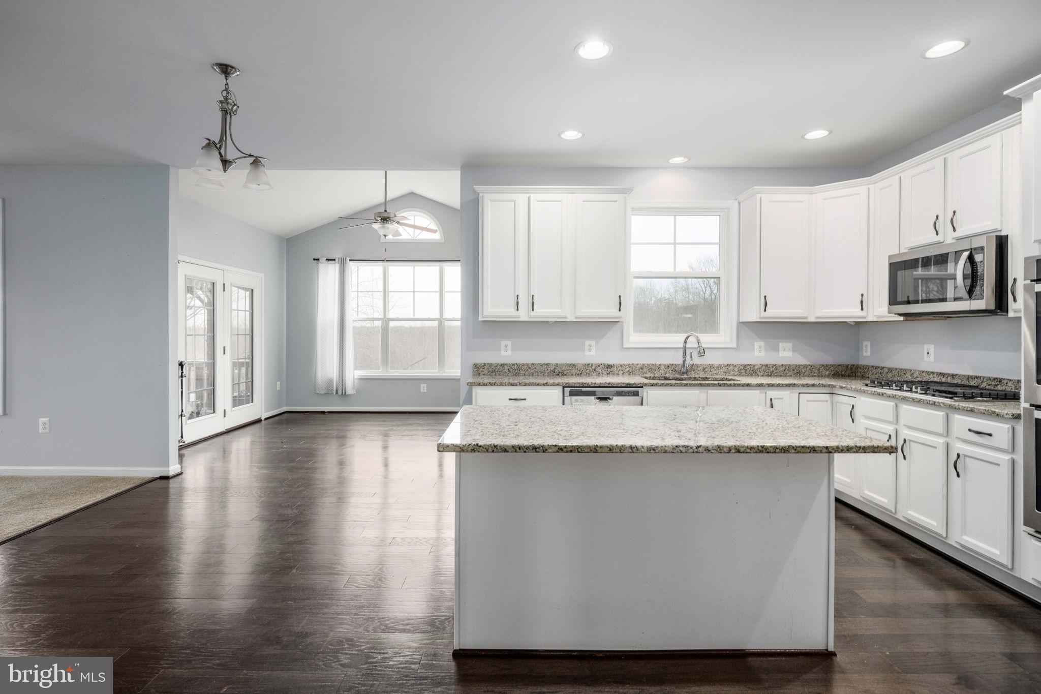 CHURCHILL MEADOWS - Residential