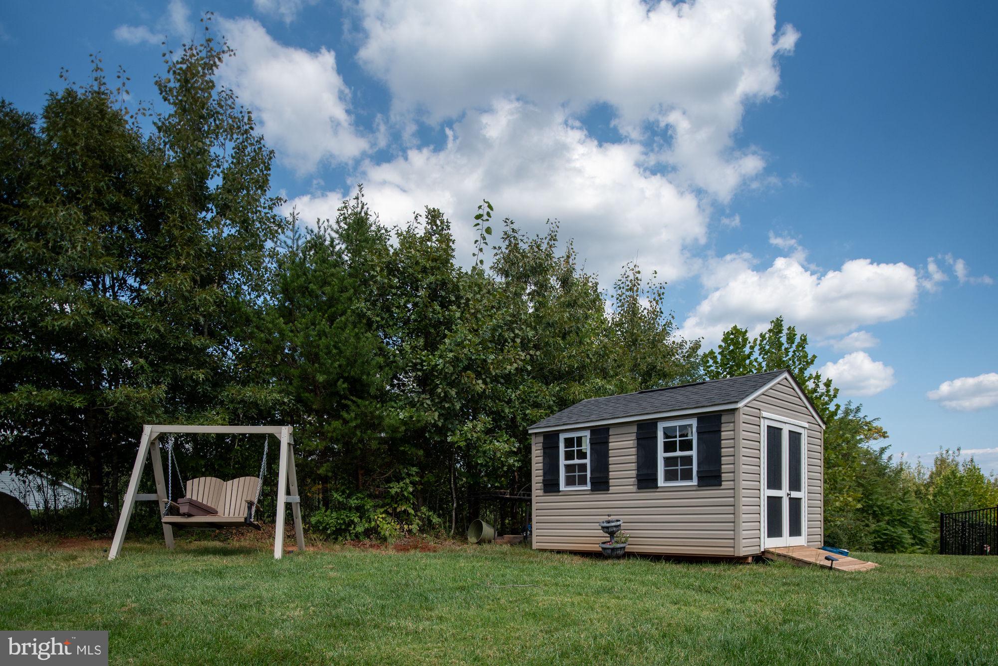 CHURCHILL MEADOWS - Residential