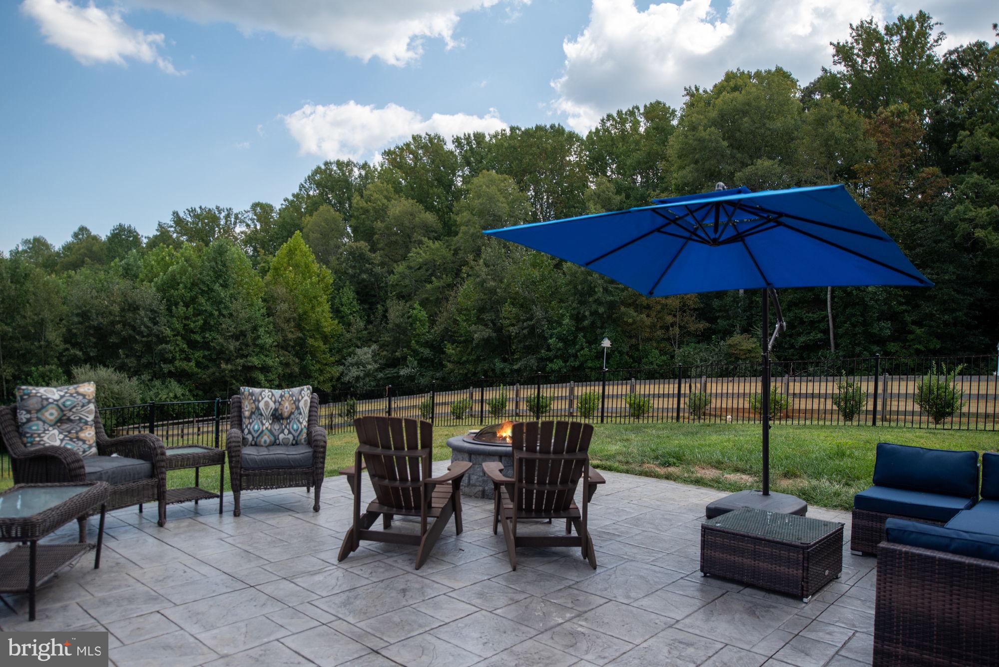 CHURCHILL MEADOWS - Residential