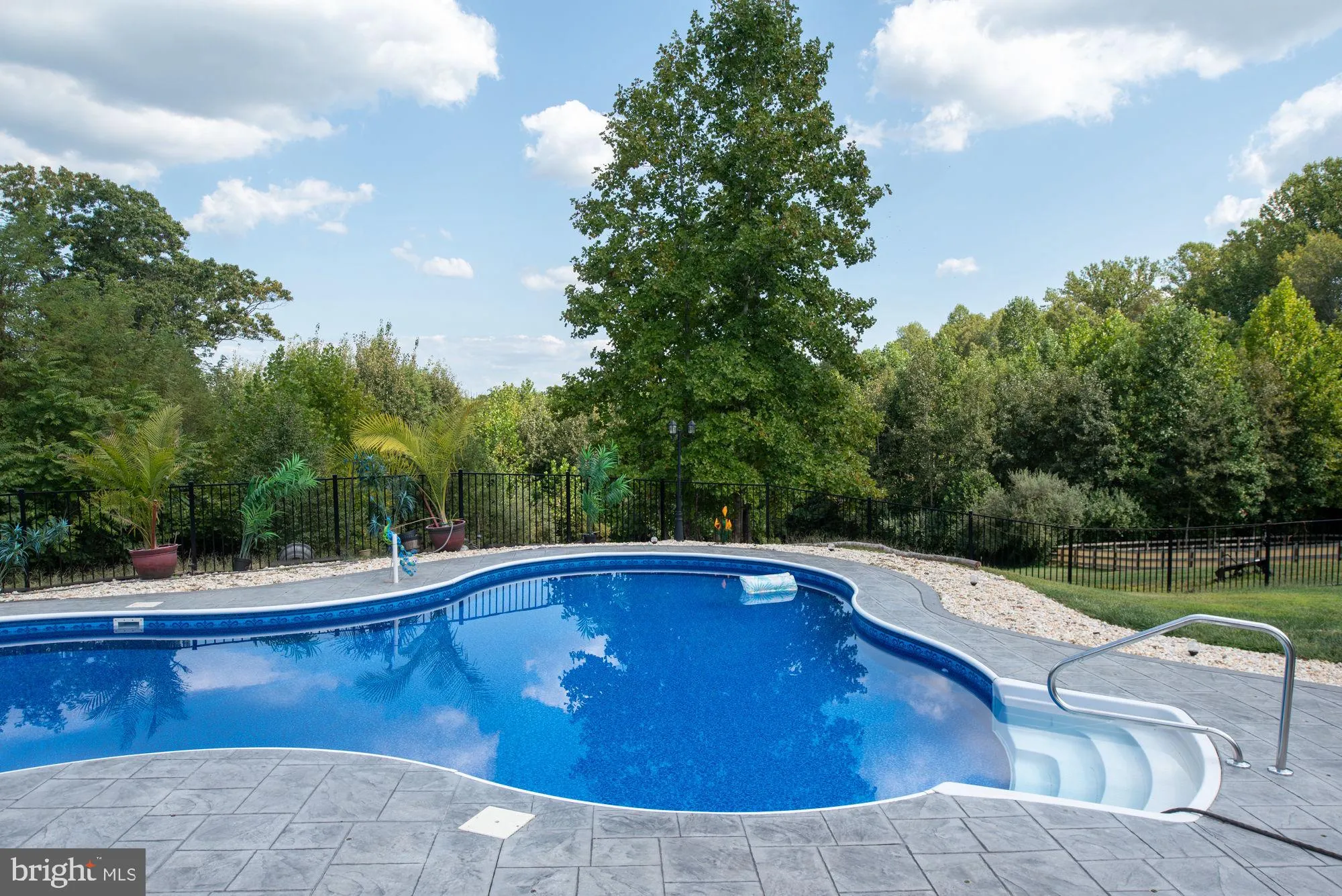 Stafford, Virginia 22556, United States, 4 Bedrooms Bedrooms, ,4 BathroomsBathrooms,Residential,Contingent,1982