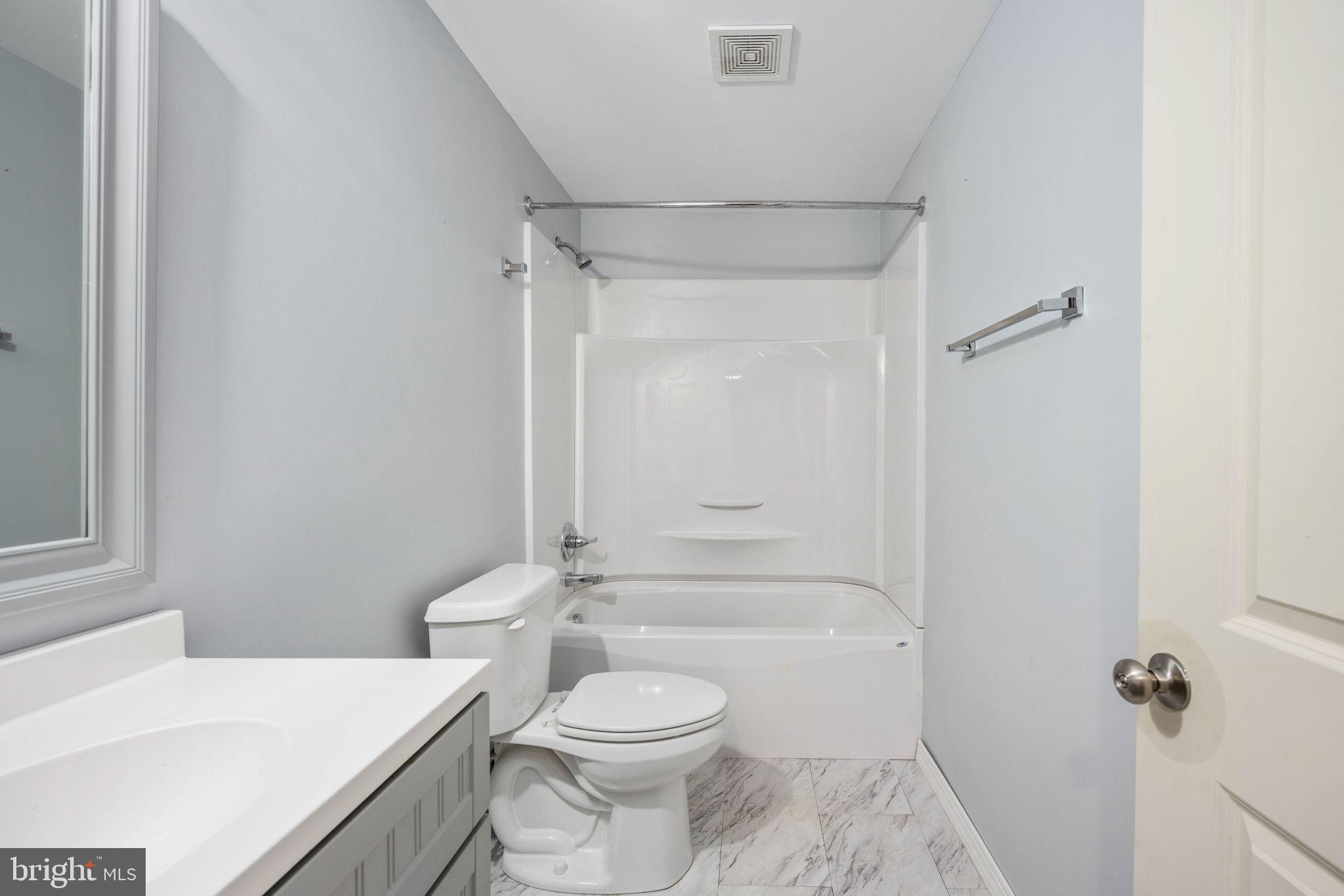 CHURCHILL MEADOWS - Residential