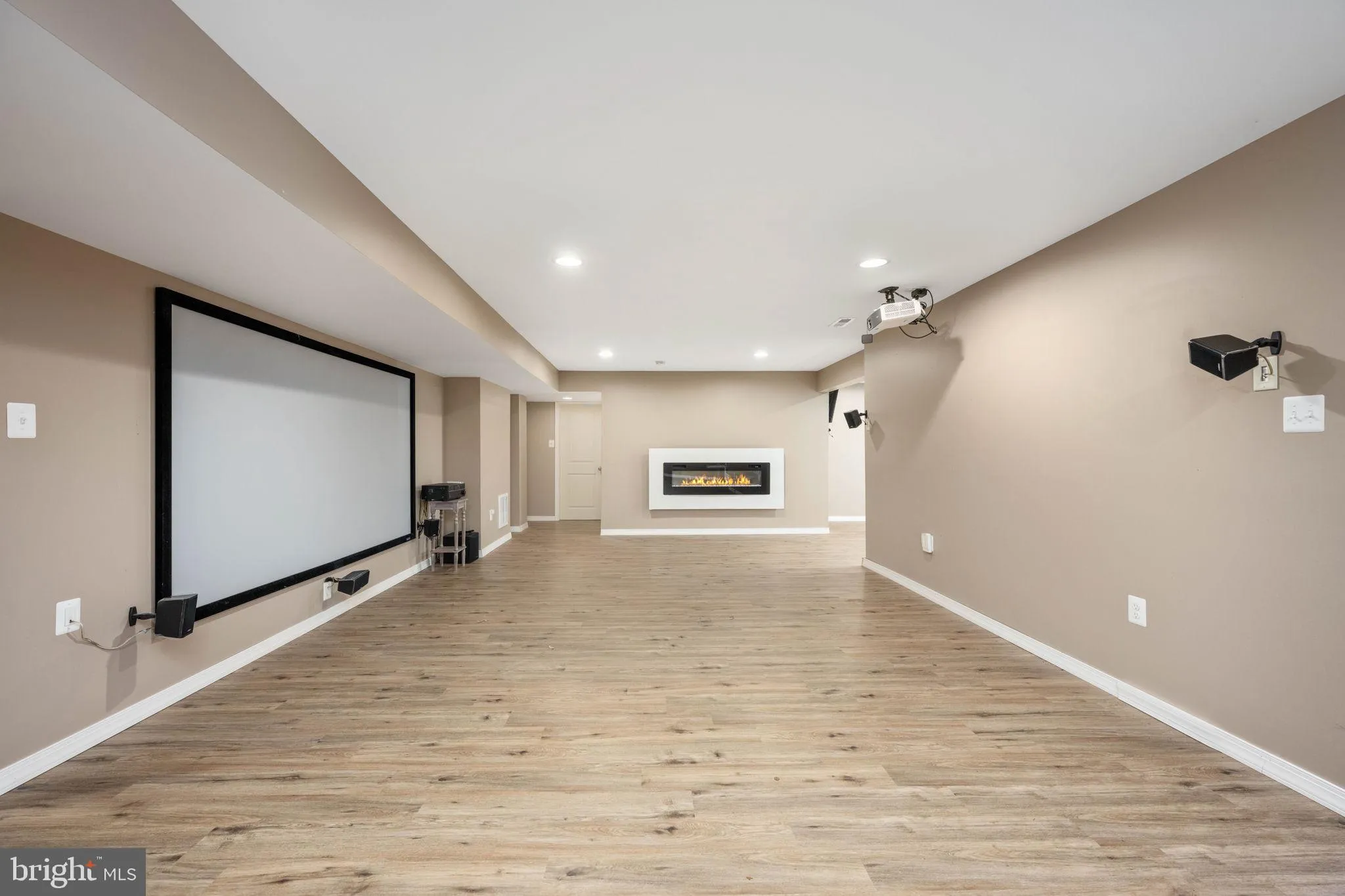 Stafford, Virginia 22556, United States, 4 Bedrooms Bedrooms, ,4 BathroomsBathrooms,Residential,Contingent,1982