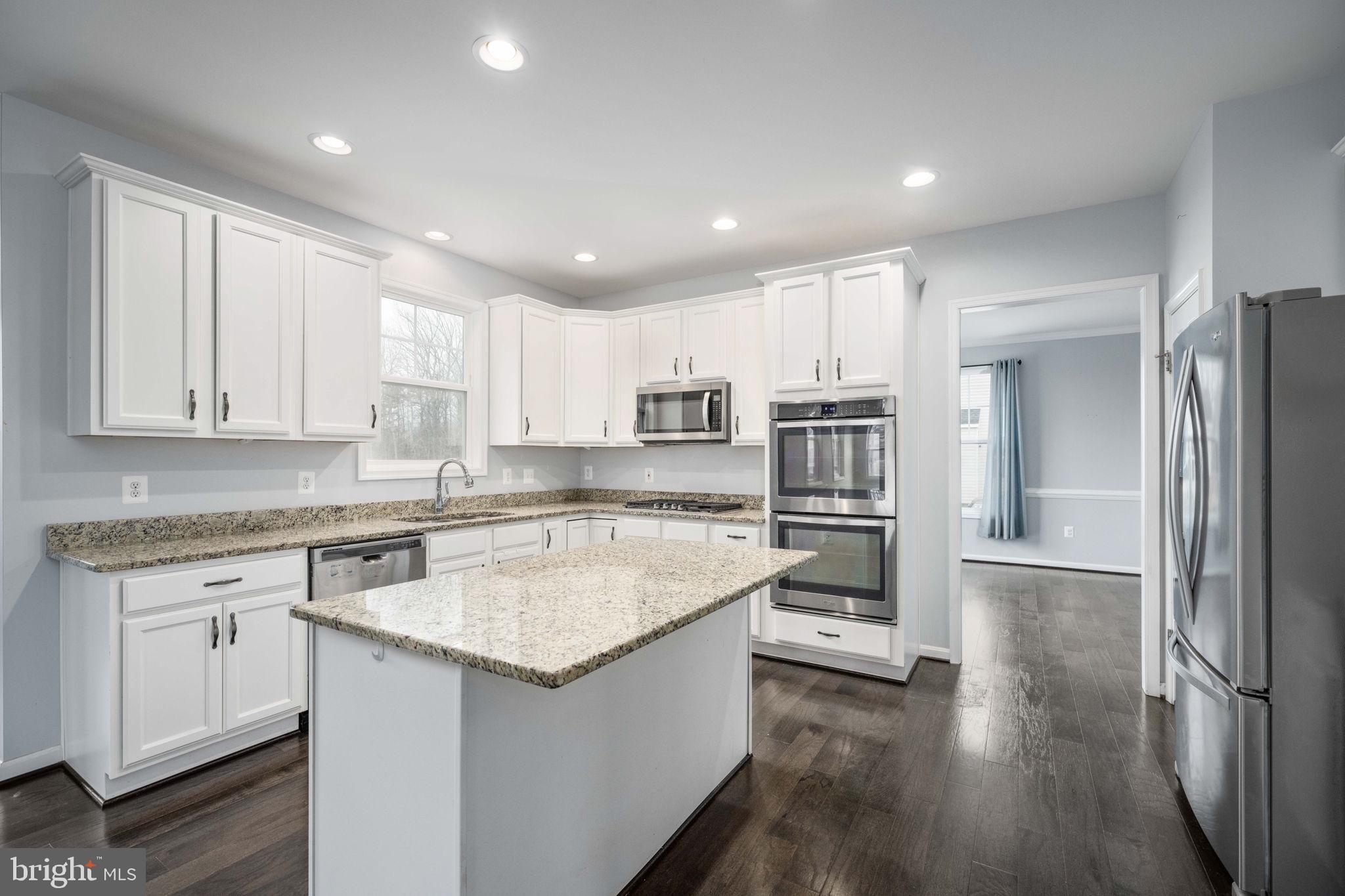 CHURCHILL MEADOWS - Residential