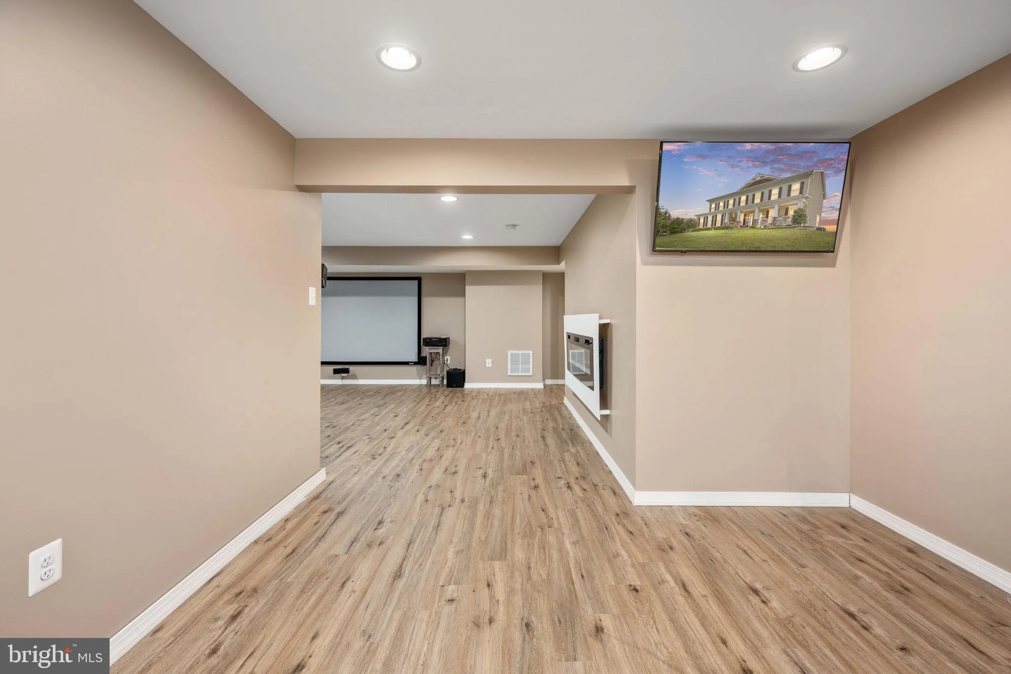 Stafford, Virginia 22556, United States, 4 Bedrooms Bedrooms, ,4 BathroomsBathrooms,Residential,Contingent,1982