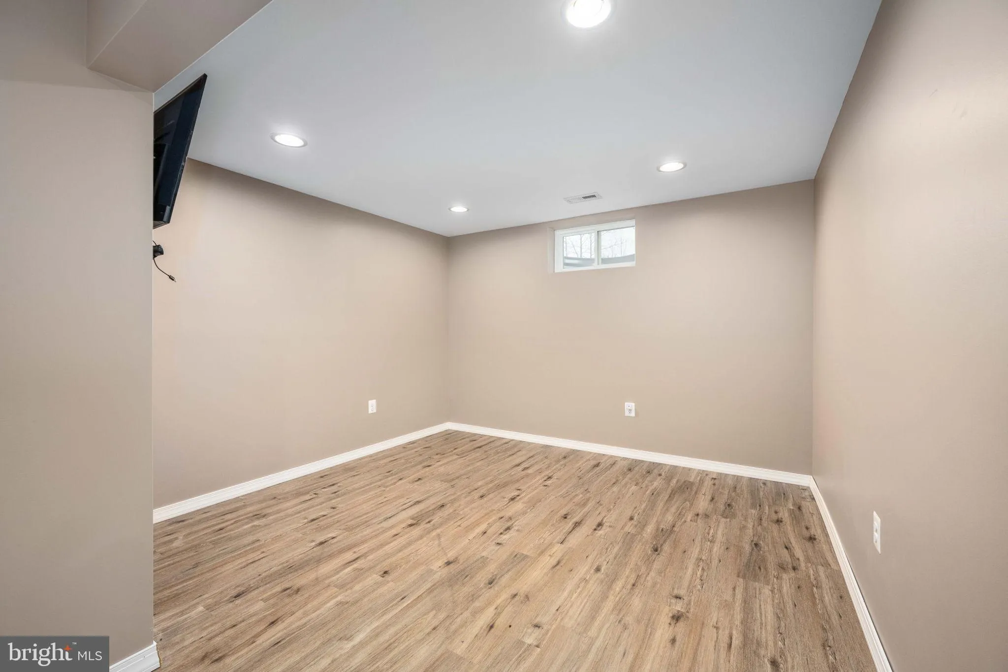 Stafford, Virginia 22556, United States, 4 Bedrooms Bedrooms, ,4 BathroomsBathrooms,Residential,Contingent,1982