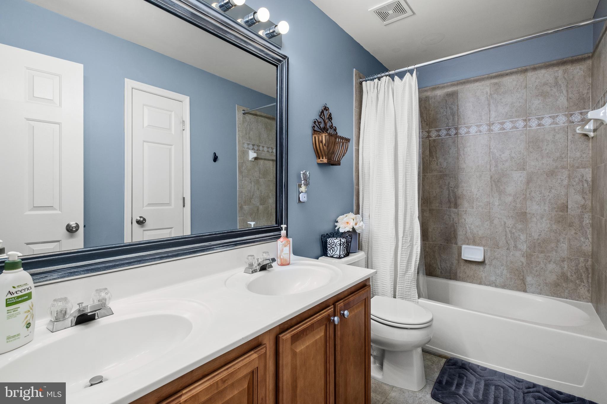 CROFTON FARMS - Residential