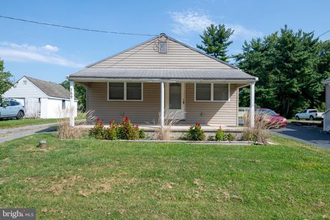 Photo of 769 Turnpike Road, Elizabethtown, PA 17022 (MLS # PALA2055962)
