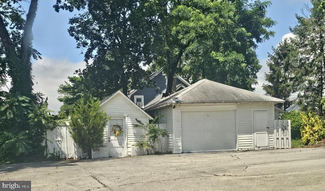 42-44 S WEST AVENUE