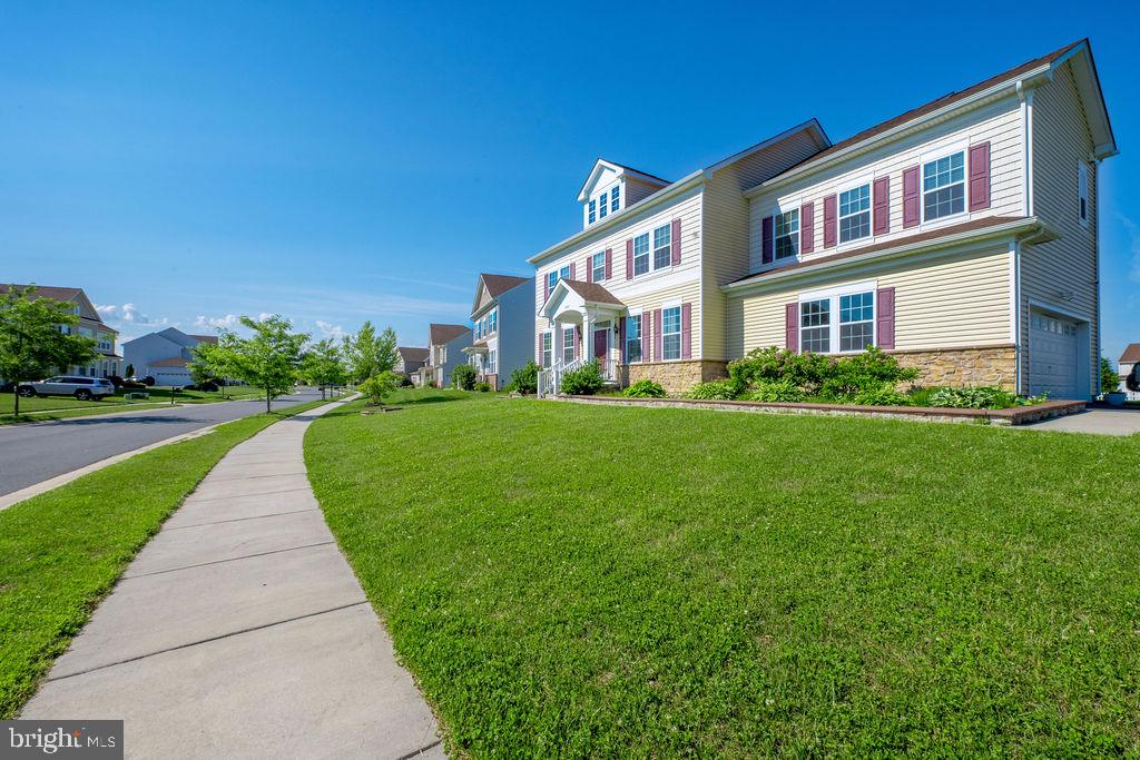 2707 HENRY MOORE LANE