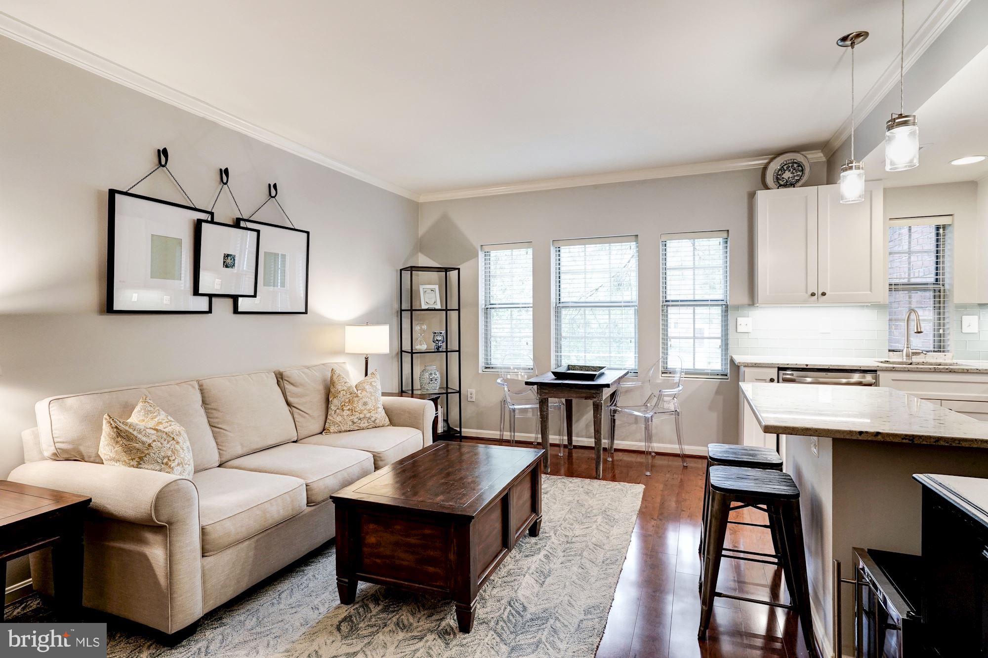 COLONIAL VILLAGE - Residential