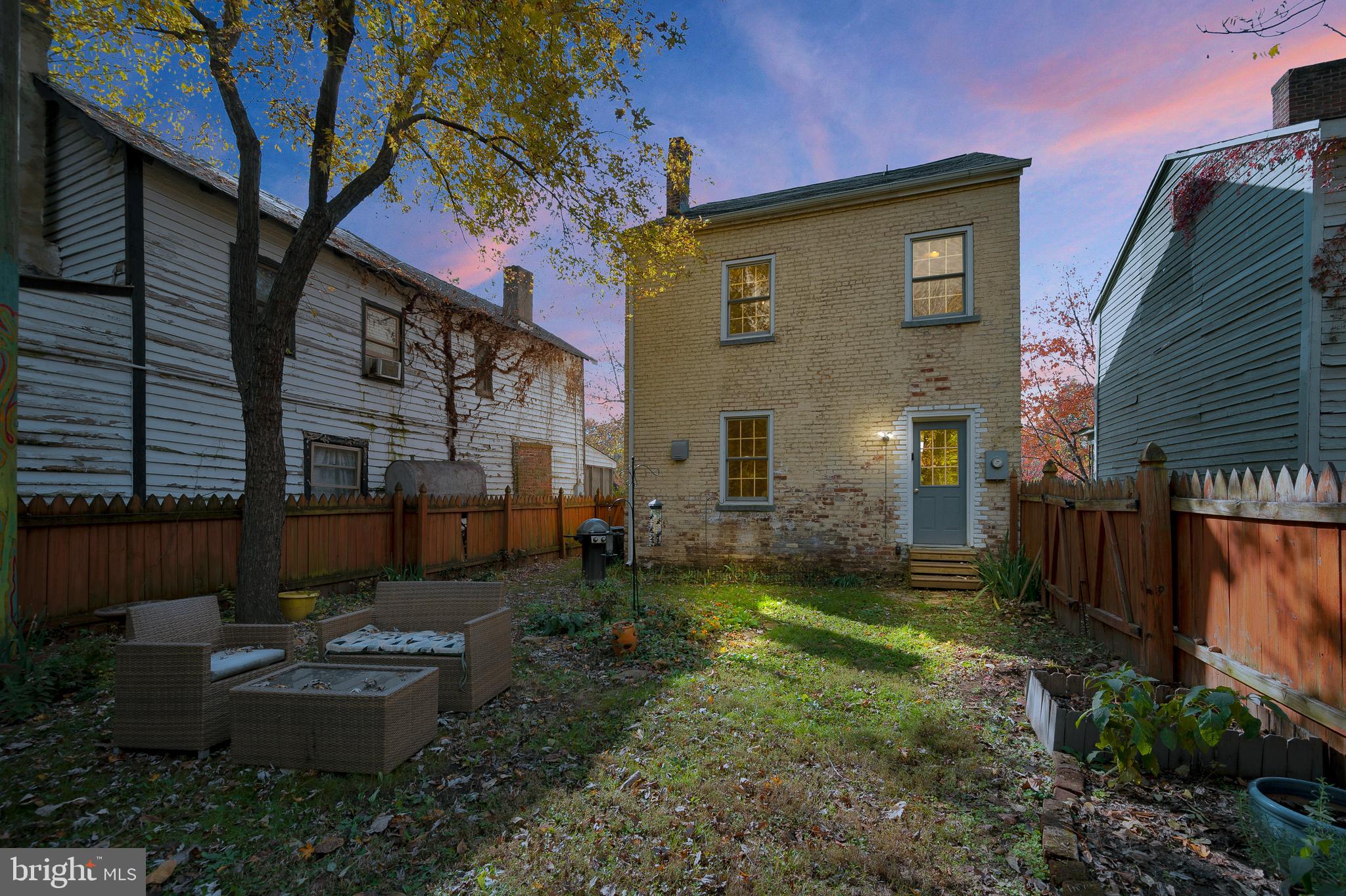 FREDERICKSBURG CITY - Residential Lease