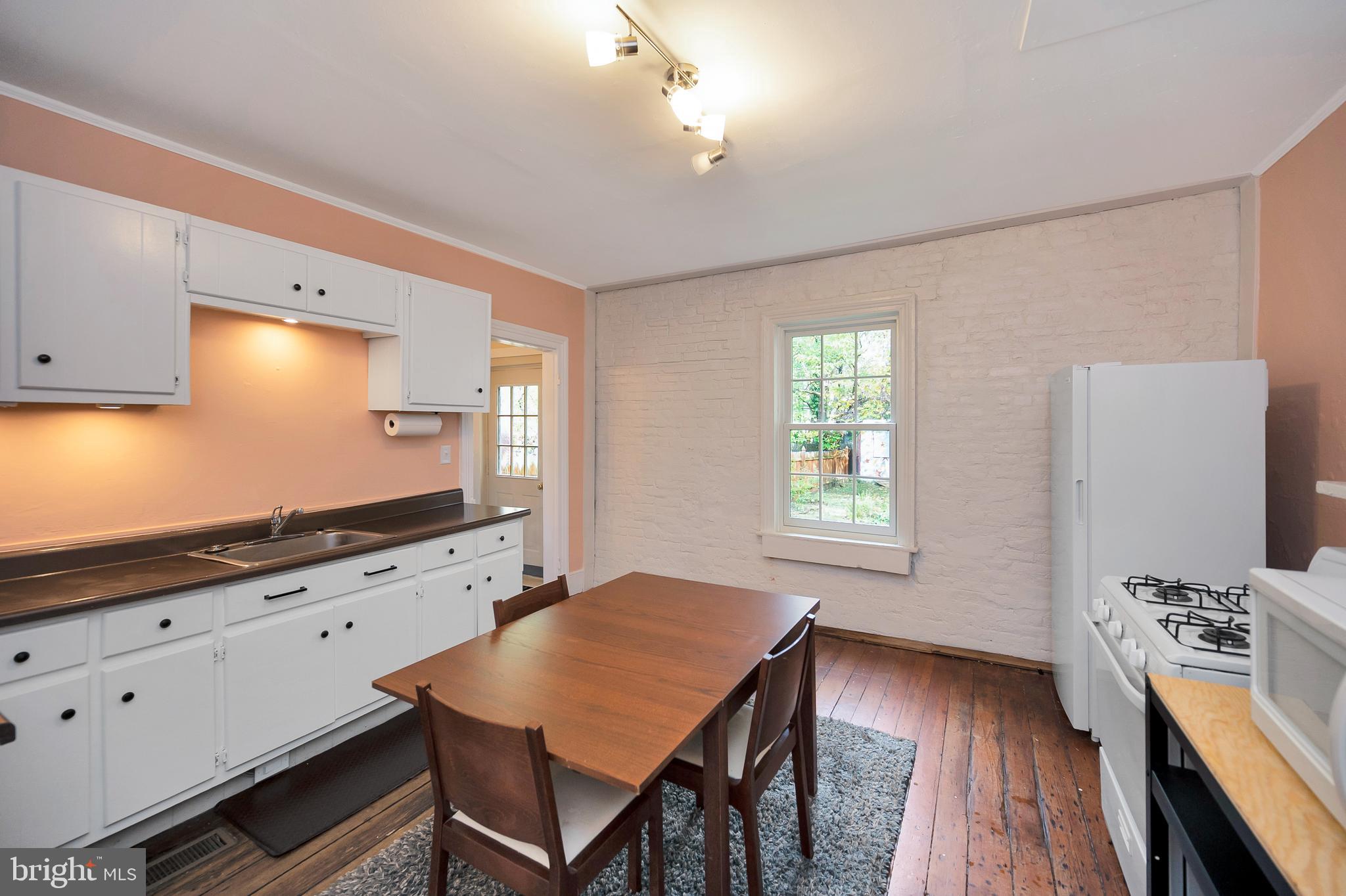 FREDERICKSBURG CITY - Residential Lease