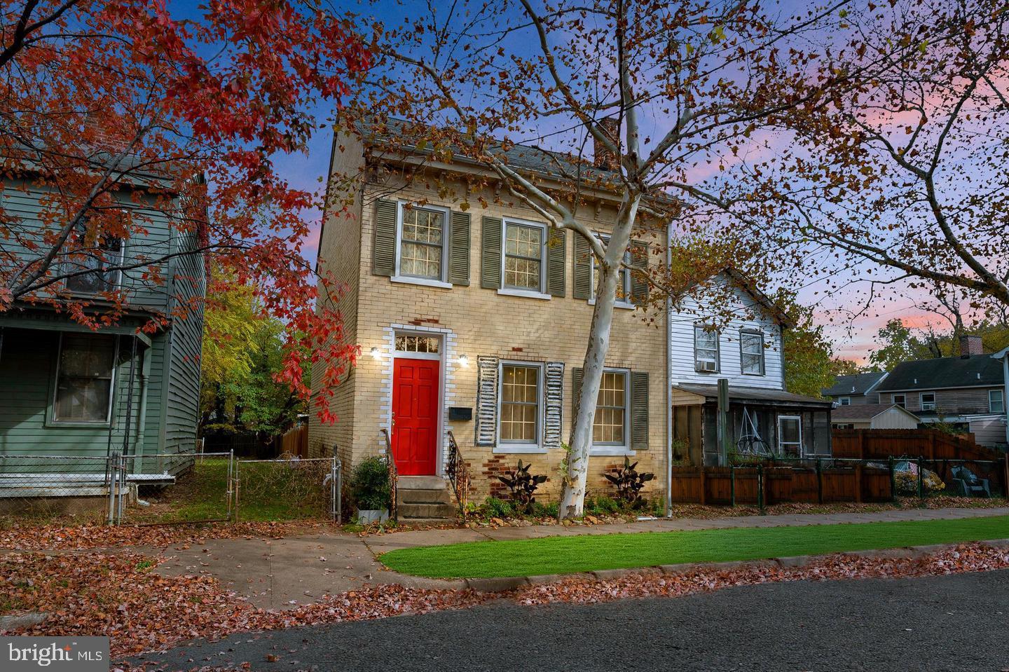 FREDERICKSBURG CITY - Residential Lease