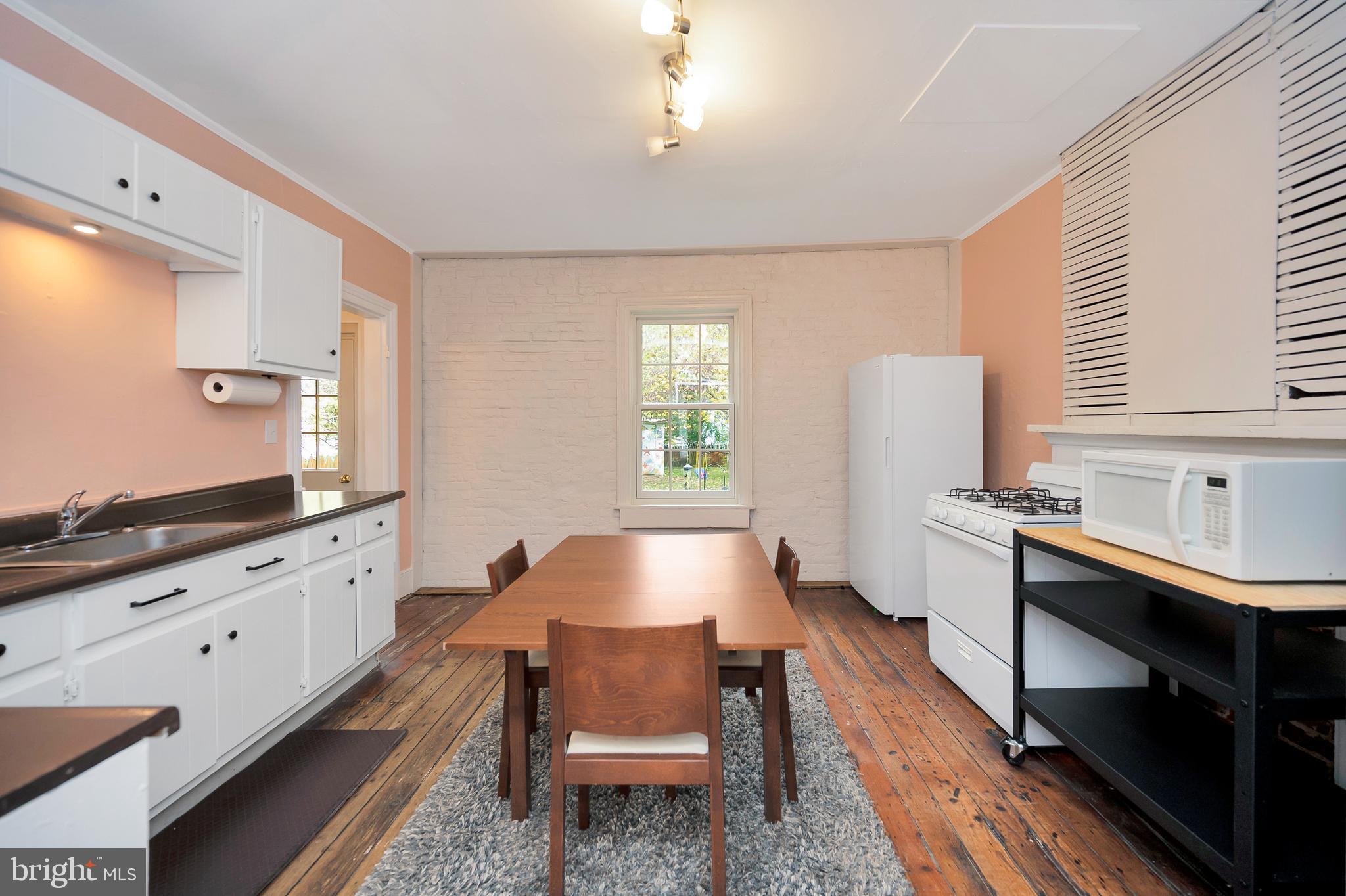 FREDERICKSBURG CITY - Residential Lease