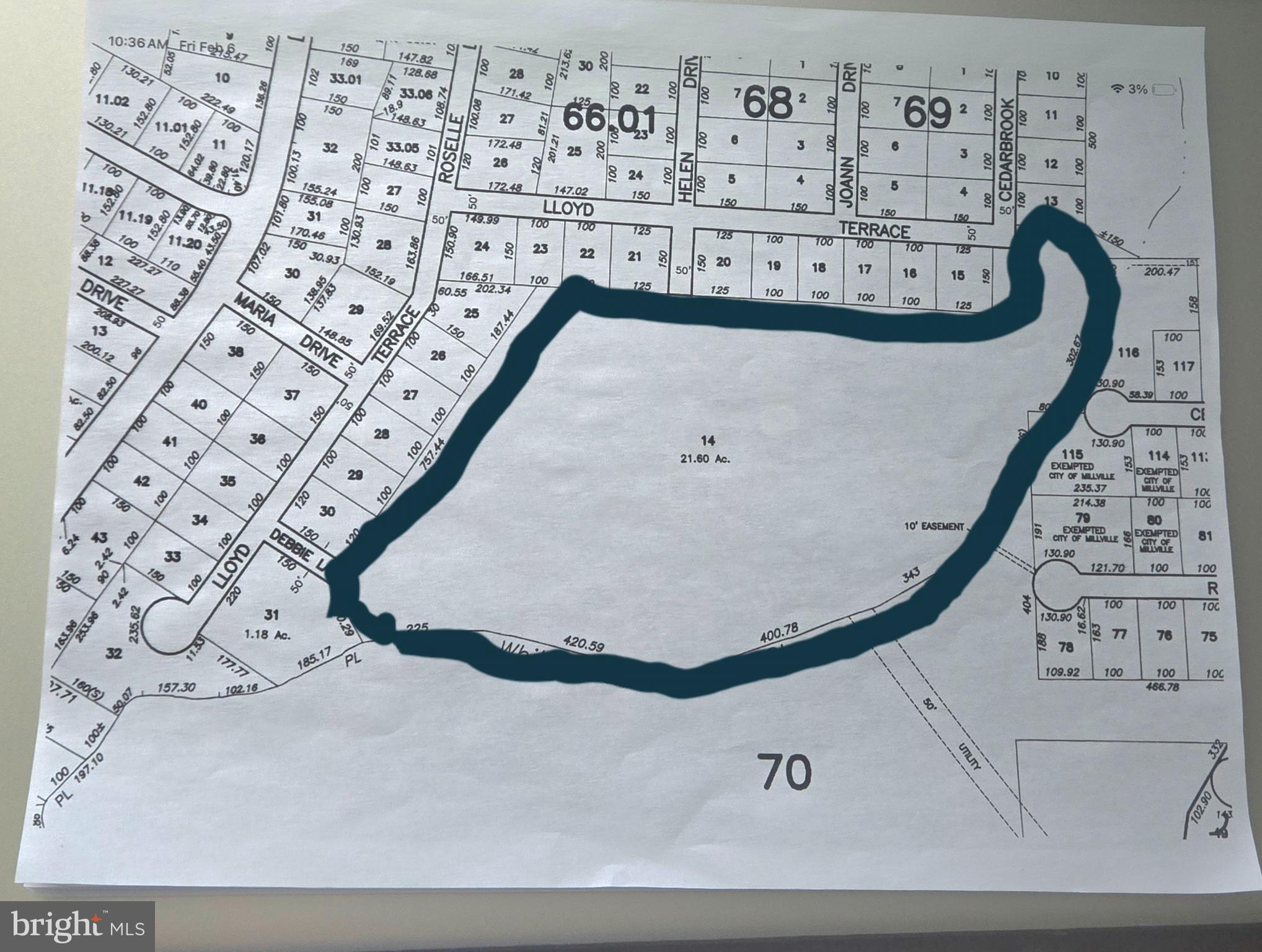 Main image without alt text