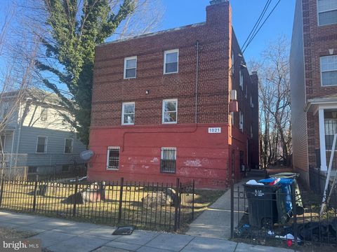 Photo of 1021 48th Street NE, WASHINGTON, DC 20019 (MLS # DCDC2250176)
