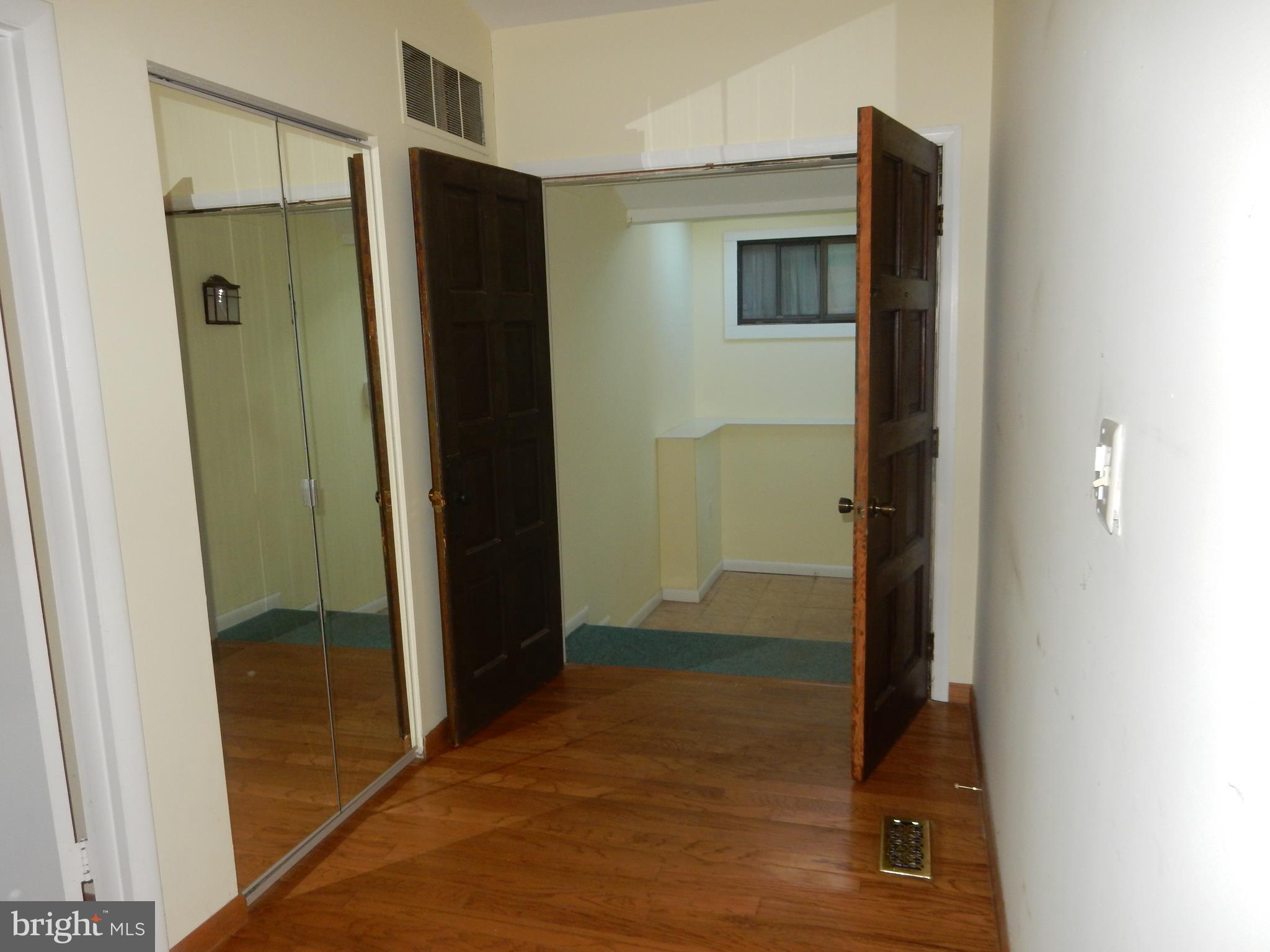 OAKLAND MILLS - Residential