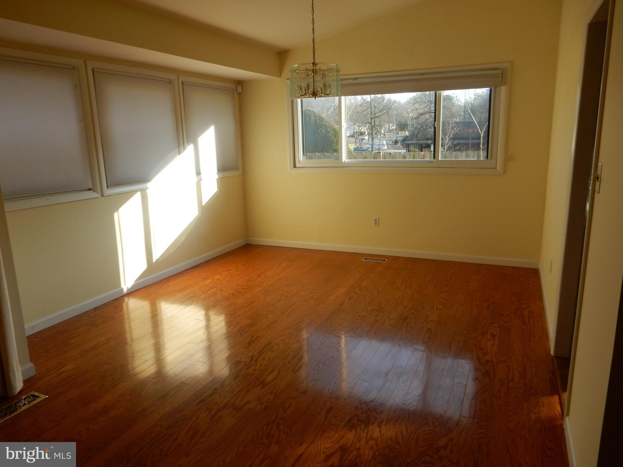 OAKLAND MILLS - Residential