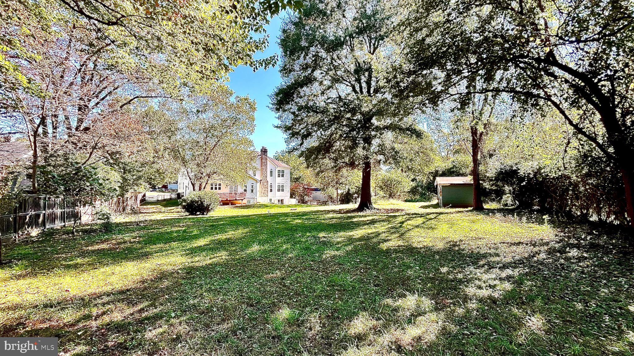 HOLMES RUN PARK - Residential