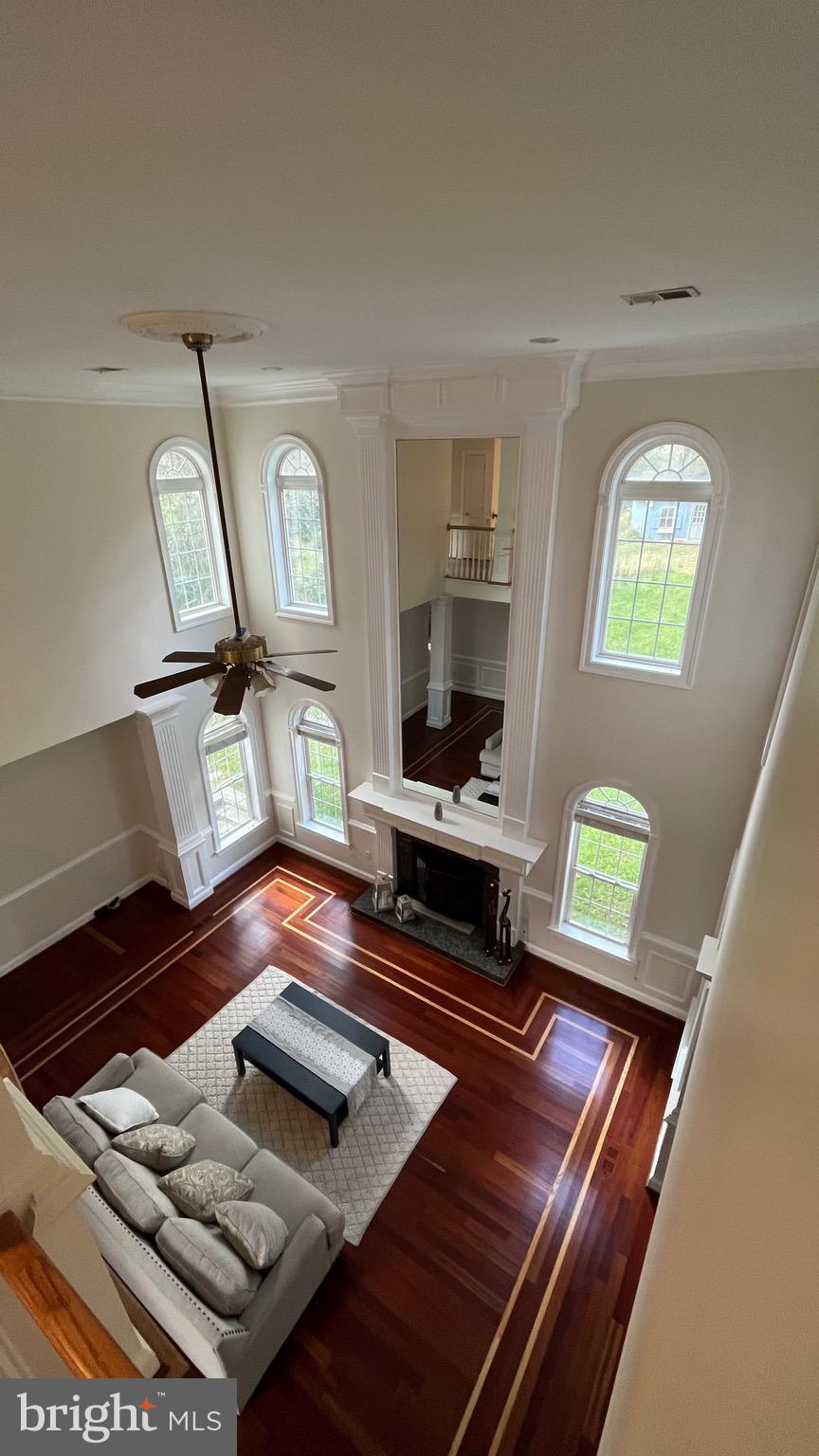 HOLMES RUN PARK - Residential