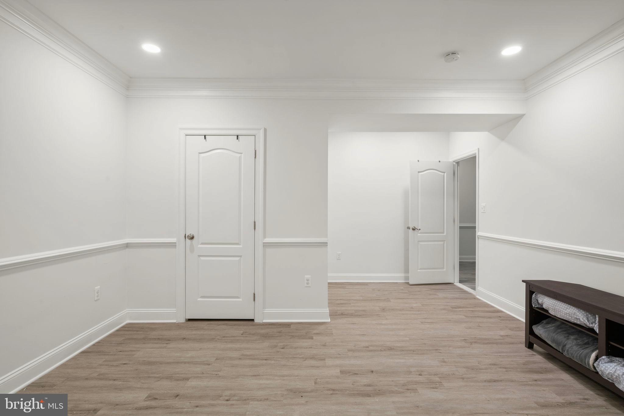 HOLMES RUN PARK - Residential