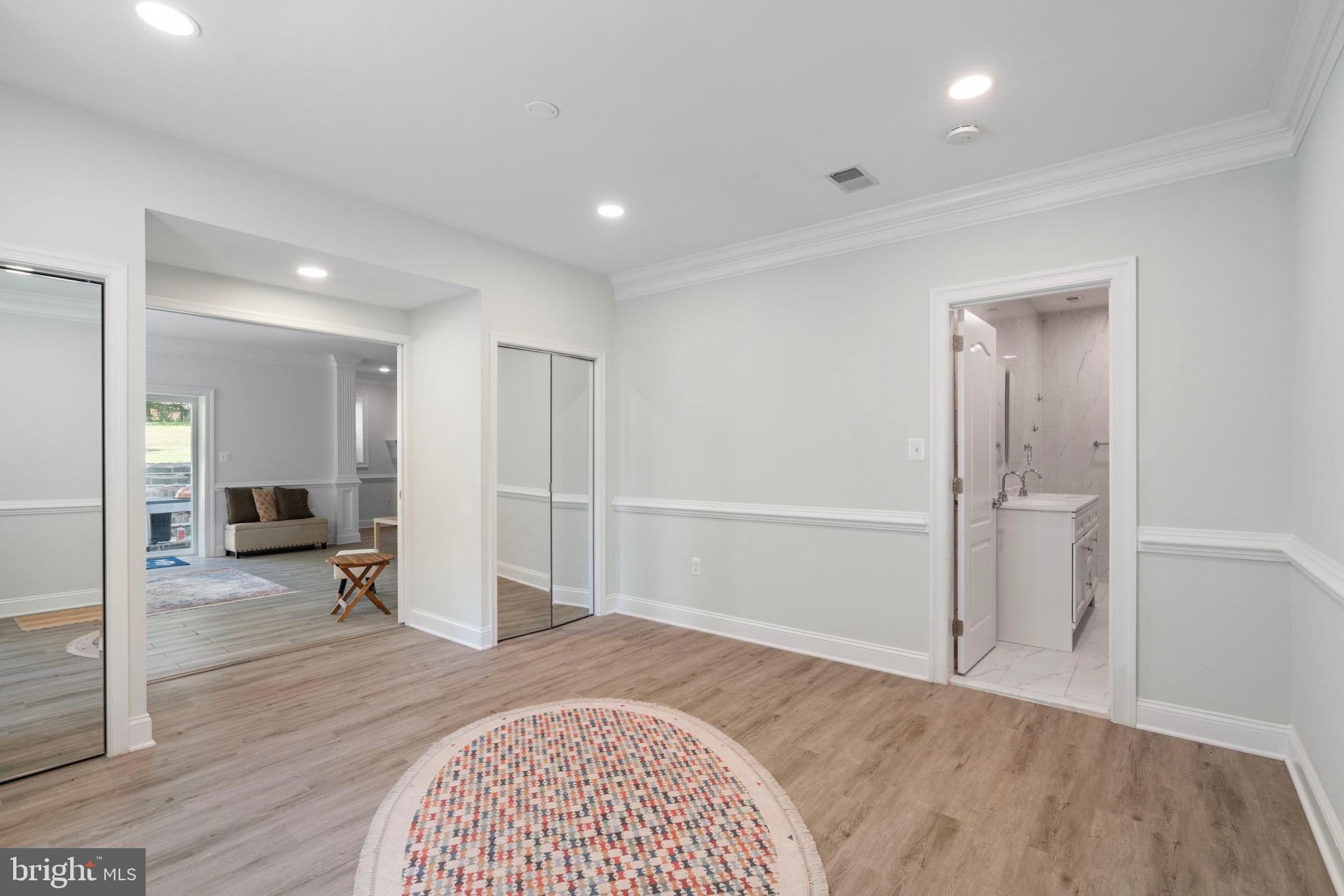 HOLMES RUN PARK - Residential