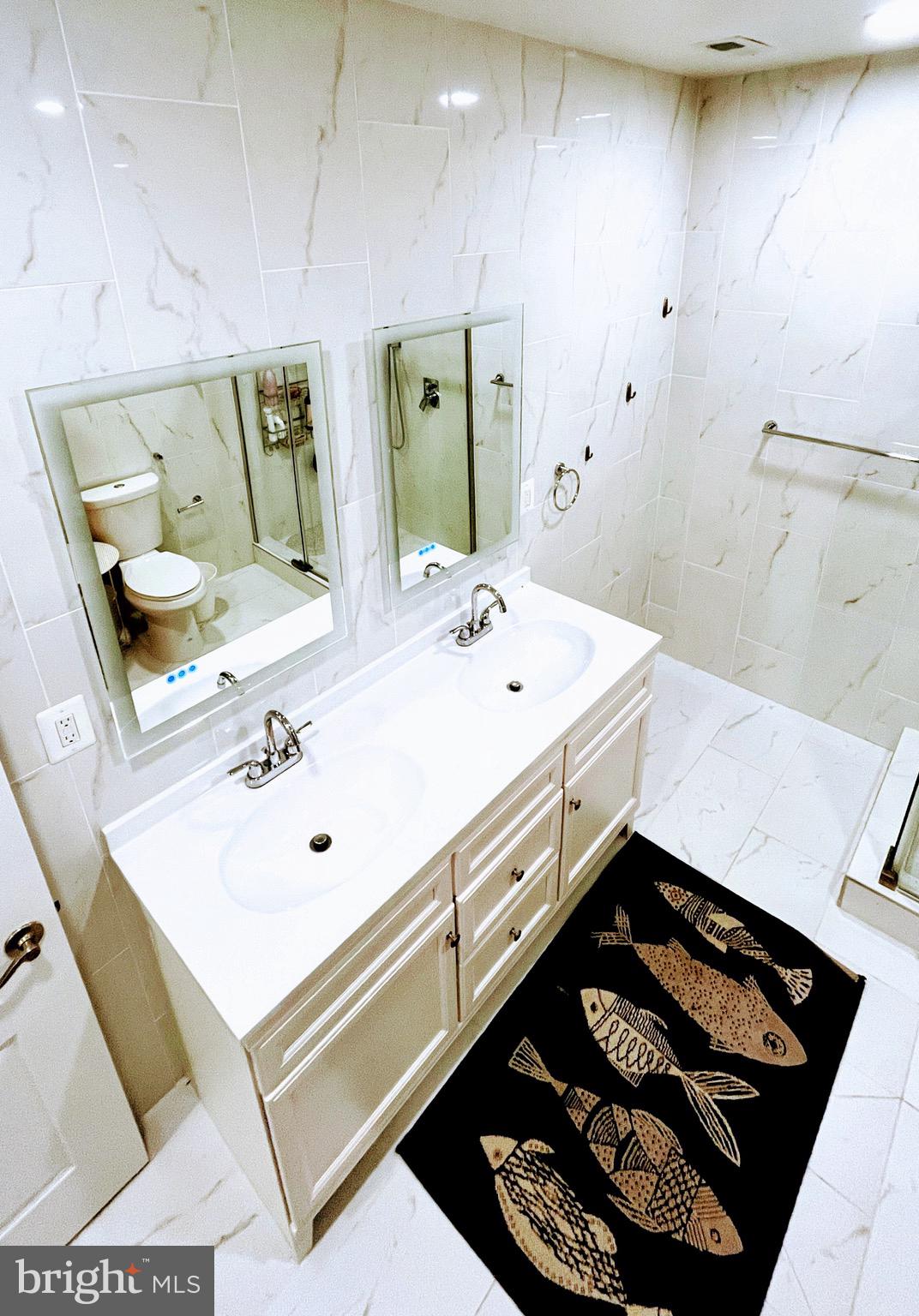 HOLMES RUN PARK - Residential