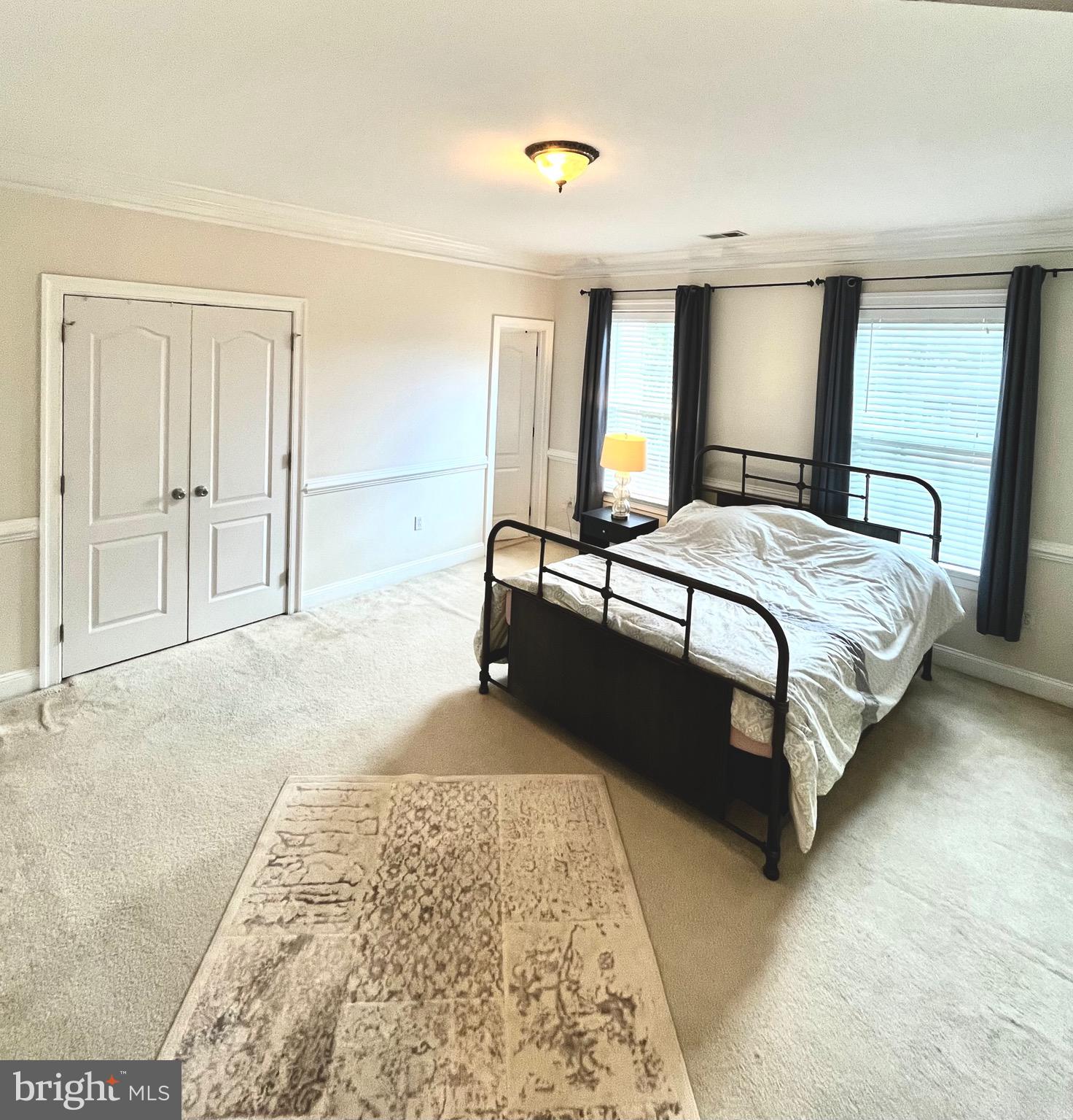 HOLMES RUN PARK - Residential