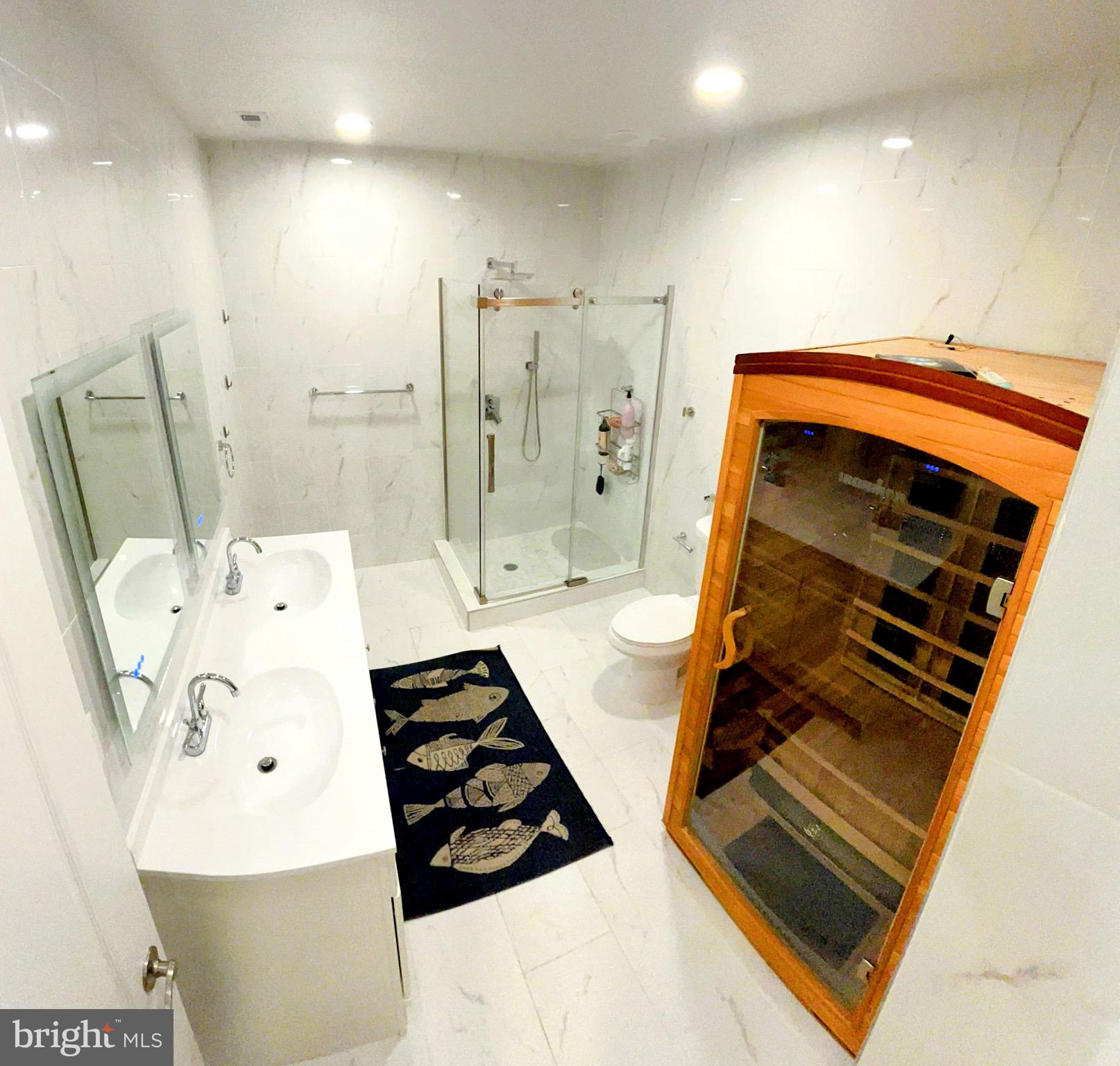 HOLMES RUN PARK - Residential