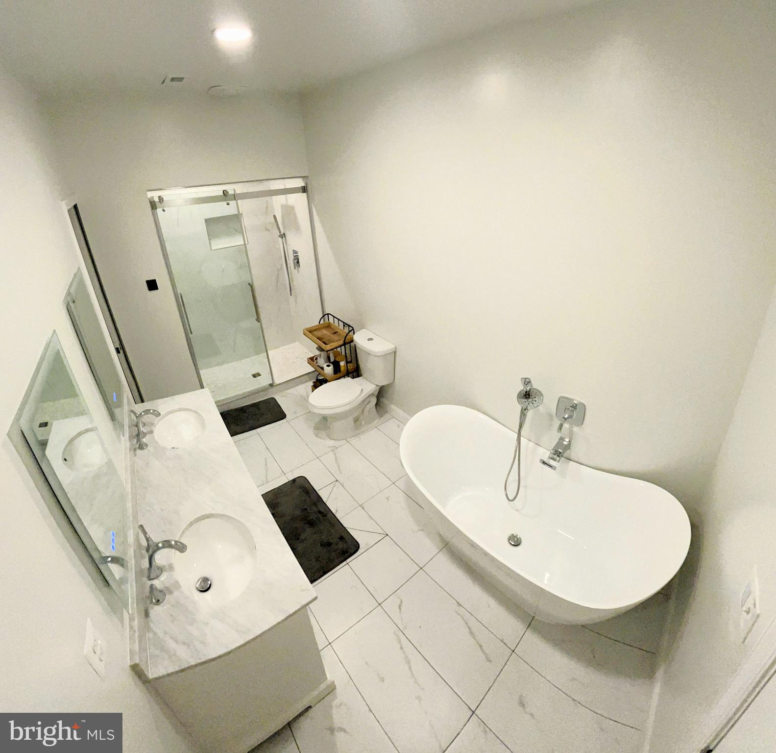 HOLMES RUN PARK - Residential