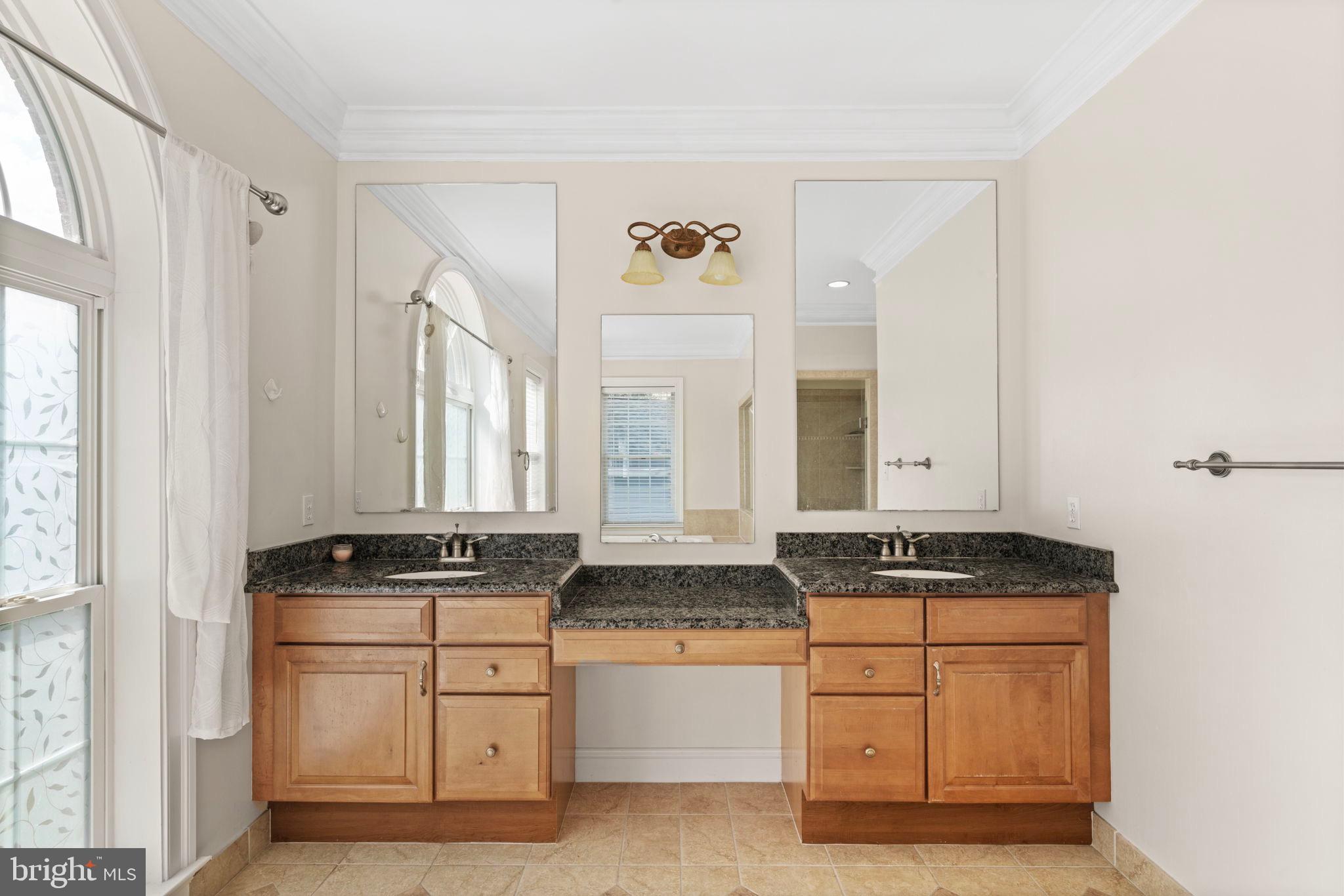 HOLMES RUN PARK - Residential