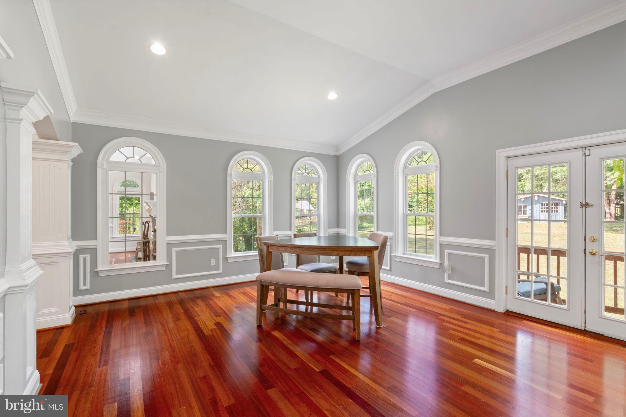 HOLMES RUN PARK - Residential