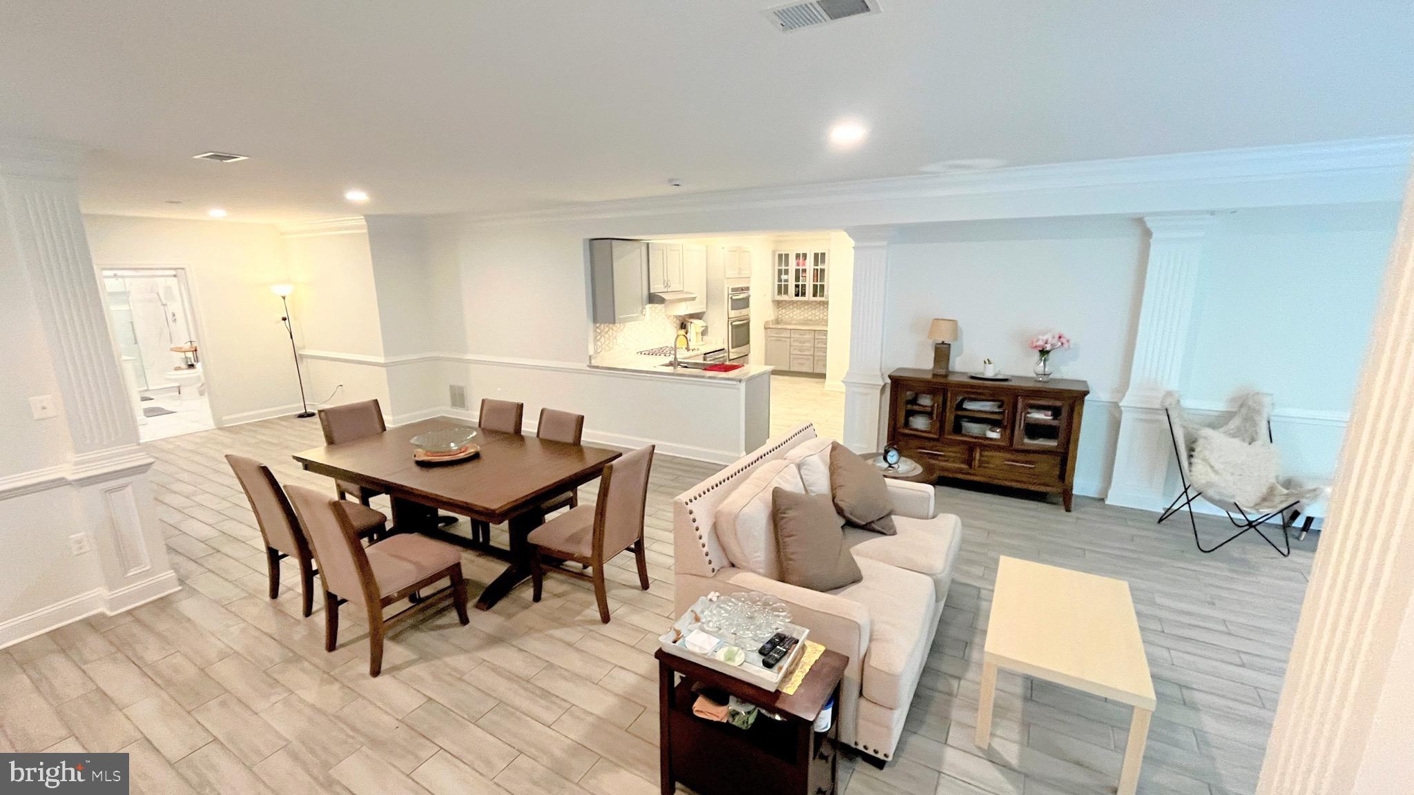 HOLMES RUN PARK - Residential