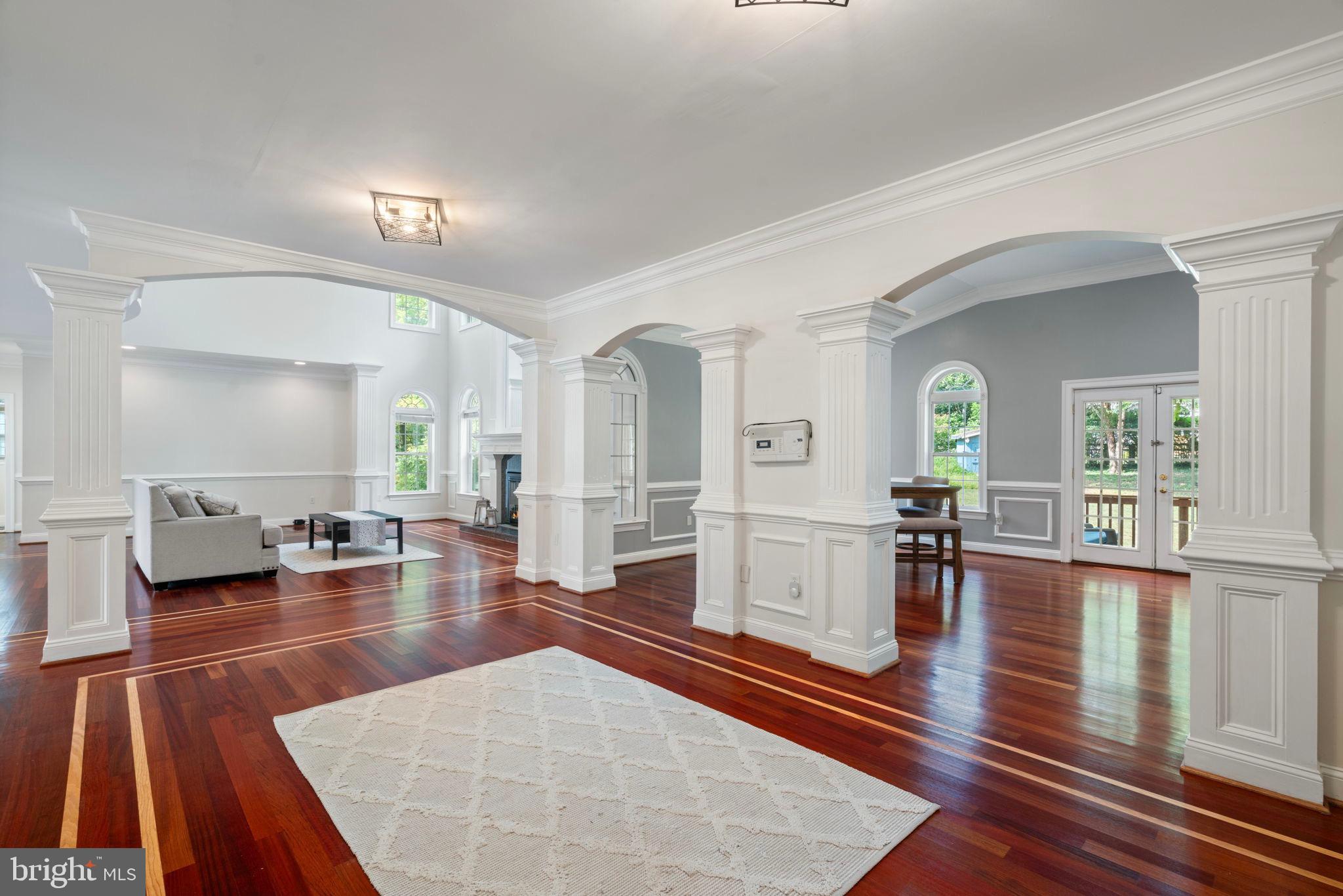 HOLMES RUN PARK - Residential