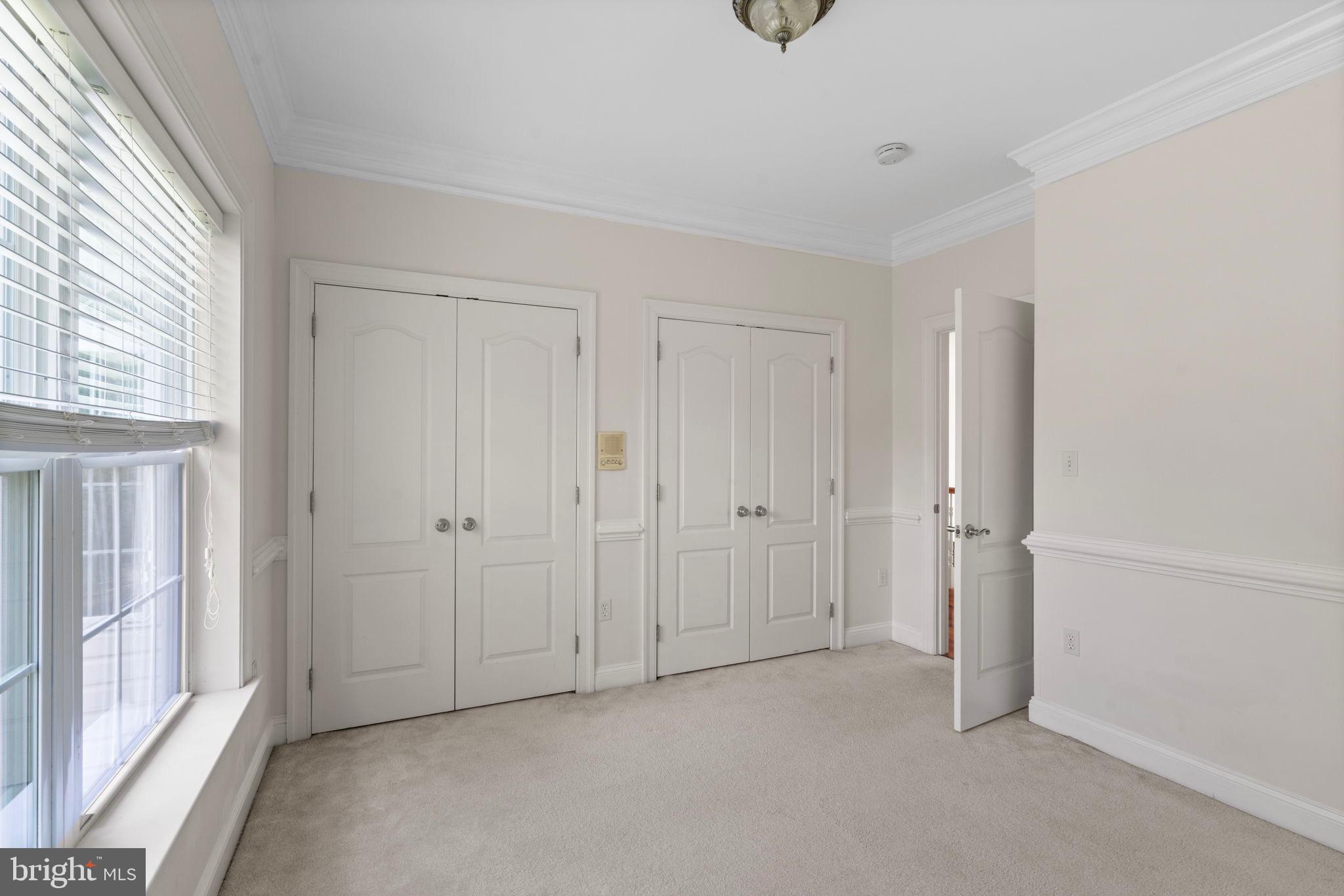 HOLMES RUN PARK - Residential