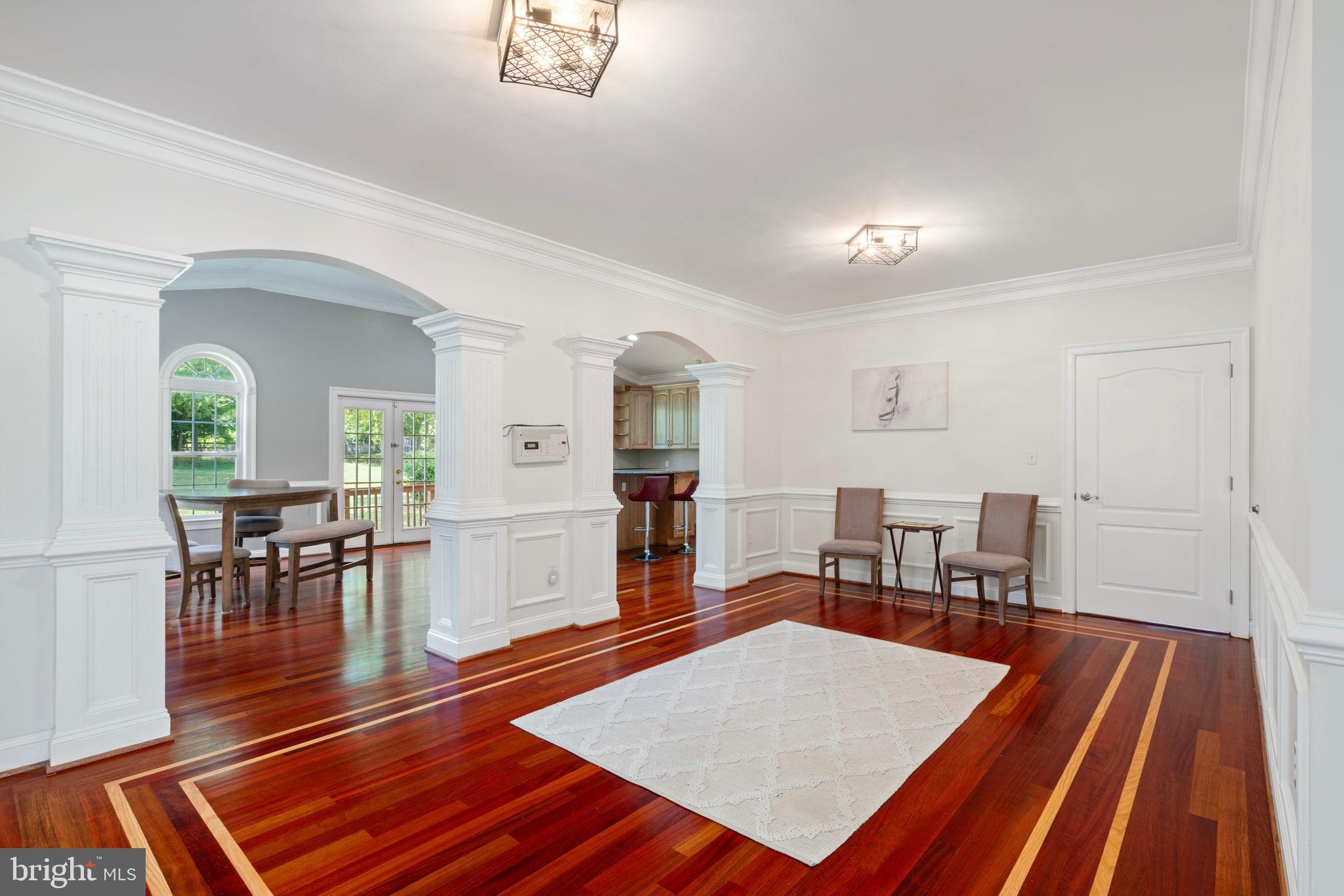 HOLMES RUN PARK - Residential