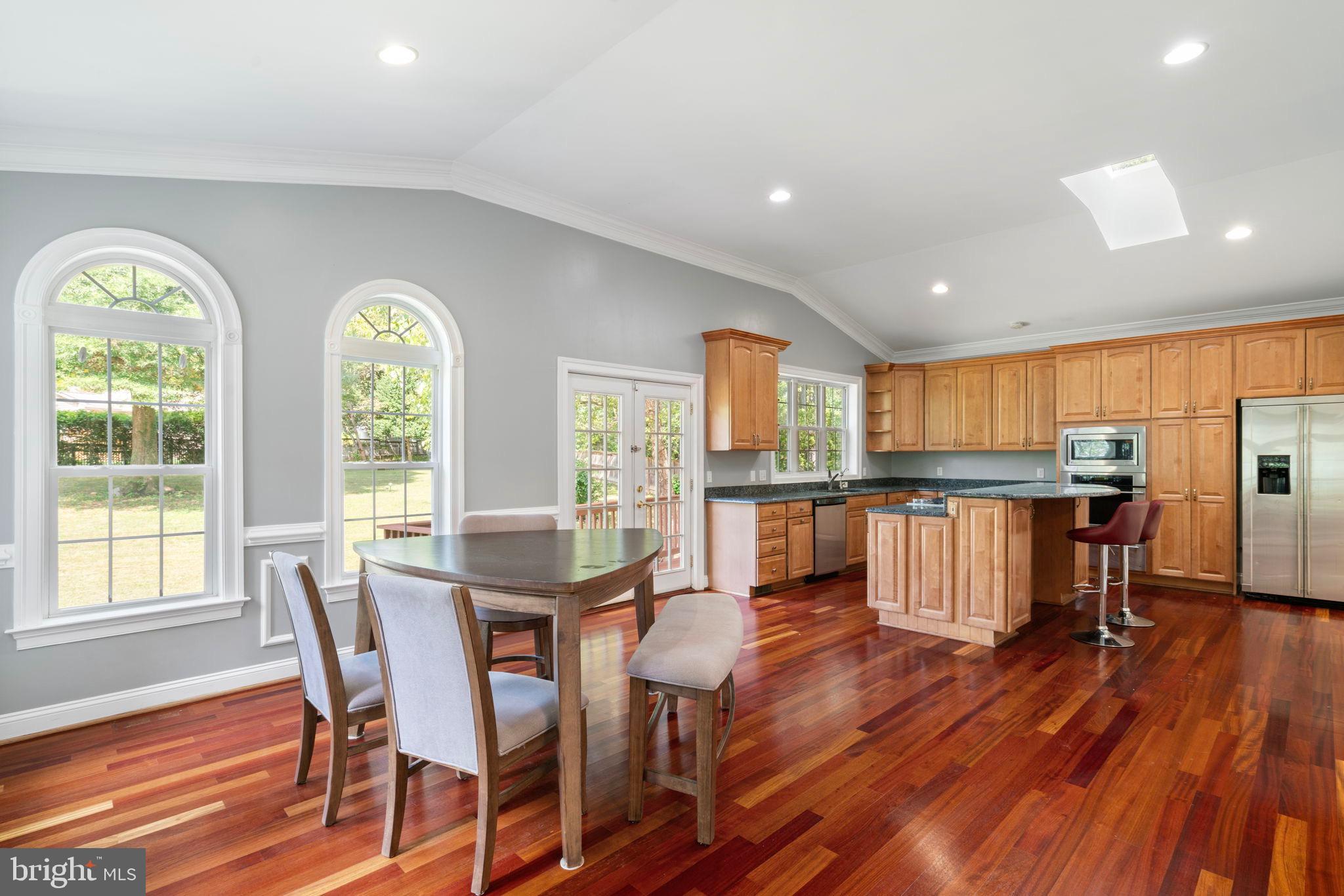 HOLMES RUN PARK - Residential