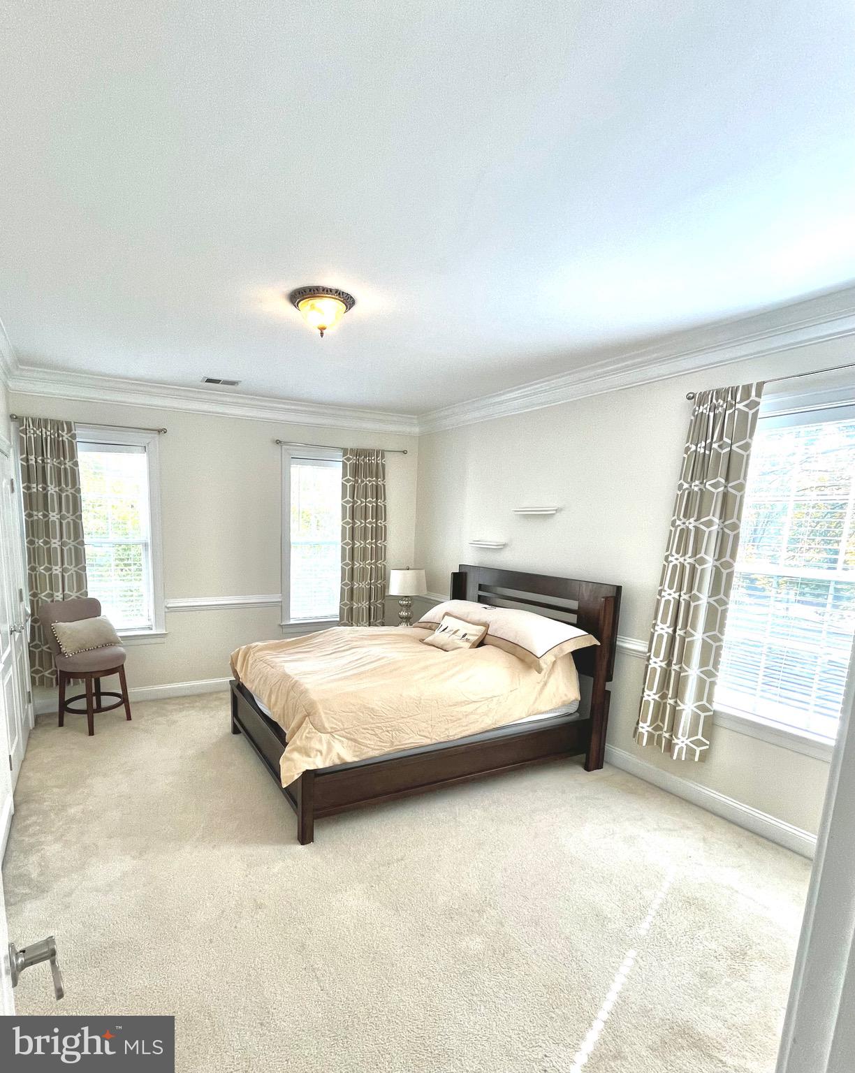 HOLMES RUN PARK - Residential