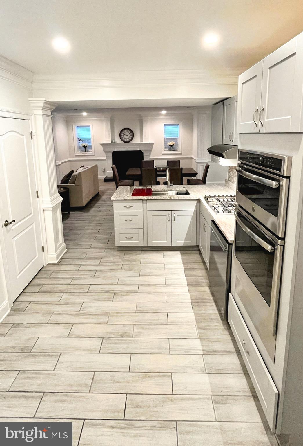 HOLMES RUN PARK - Residential