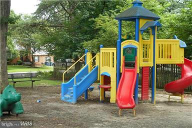 BEECHWOOD SQUARE - Residential Lease