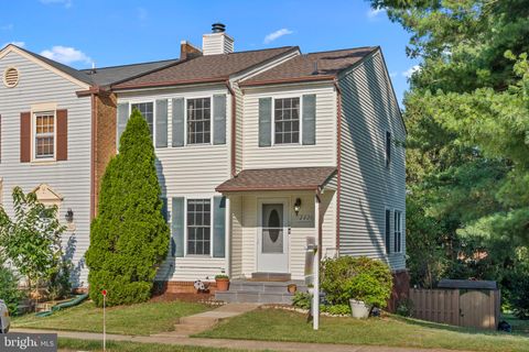 Townhouse For Sale - 2829 Grovemore Lane<br/> VIENNA, VA 22180